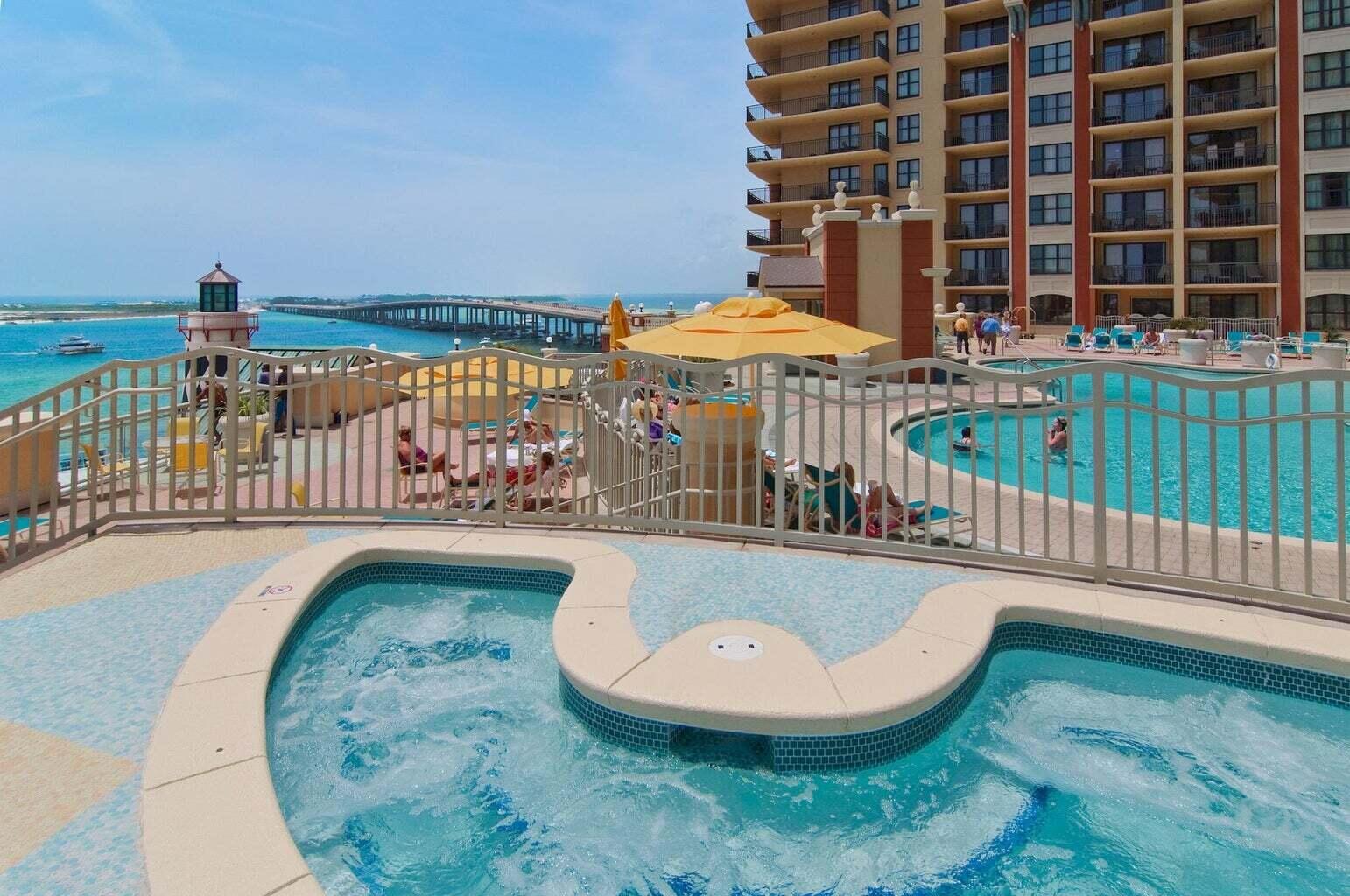 EMERALD GRANDE - Residential