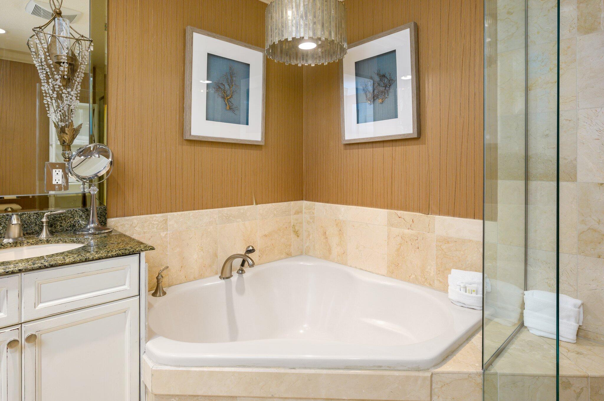 EMERALD GRANDE - Residential