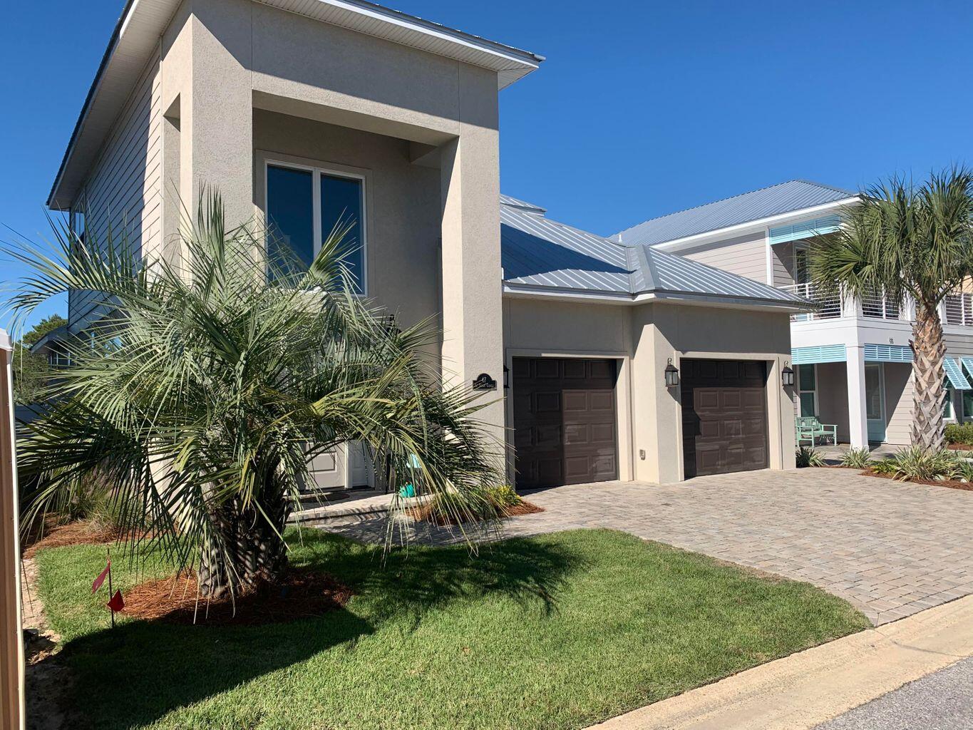 EMERALD WATERS VILLAGE - Residential