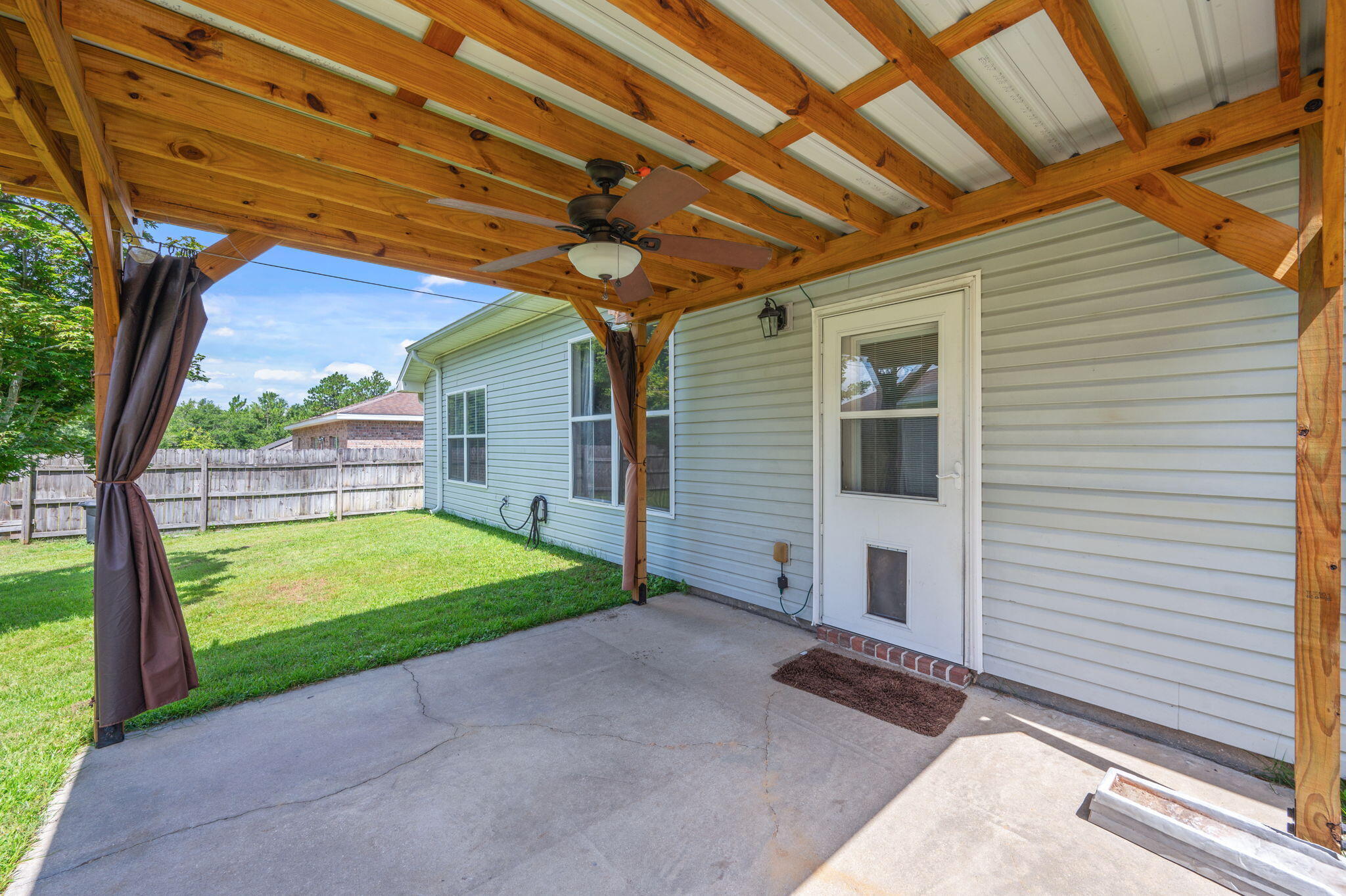 TRAILWOOD ESTATES - Residential Lease