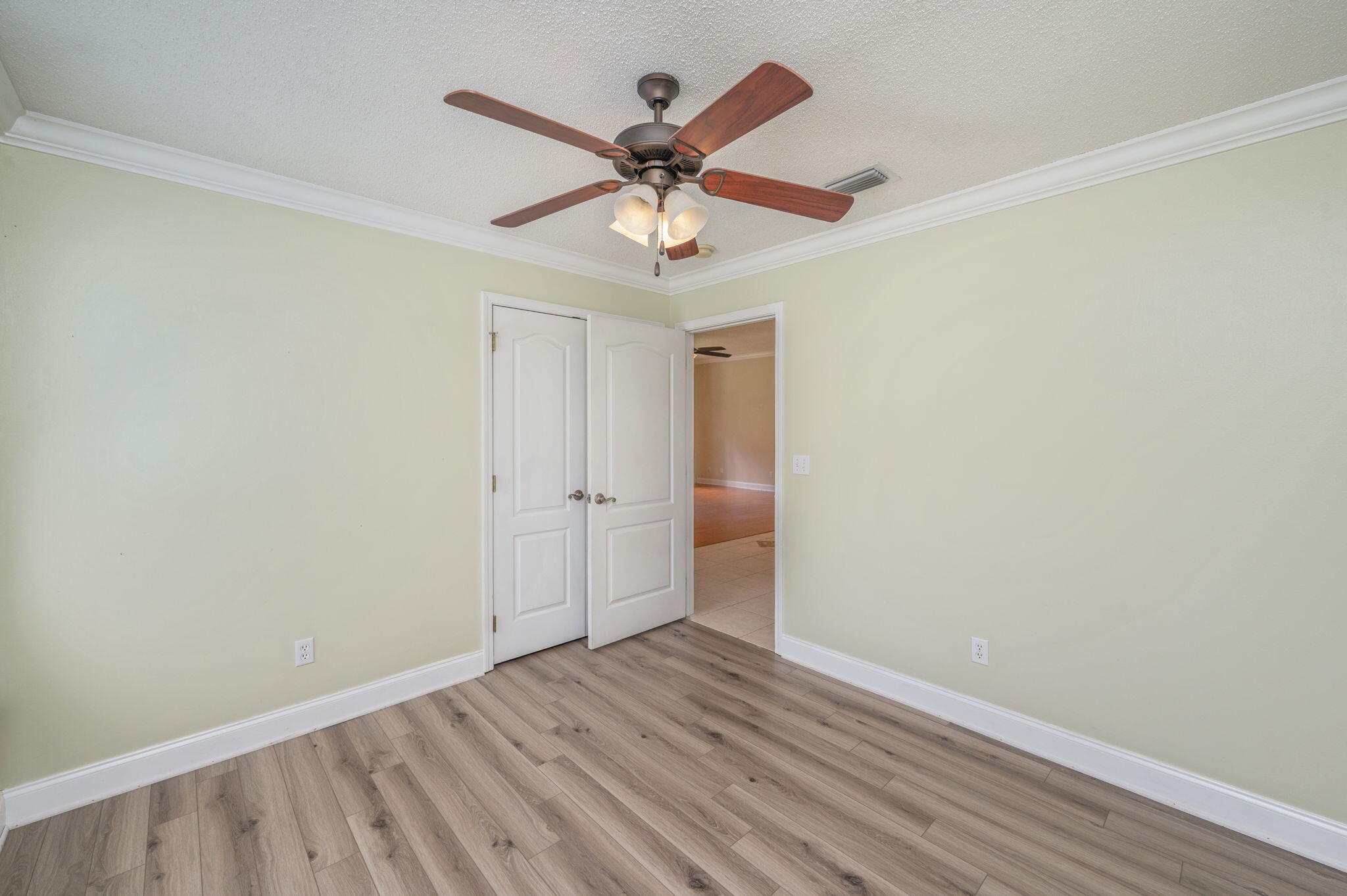 TRAILWOOD ESTATES - Residential Lease