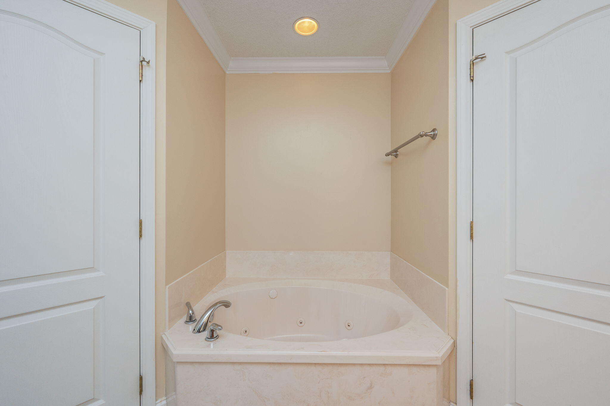 TRAILWOOD ESTATES - Residential Lease