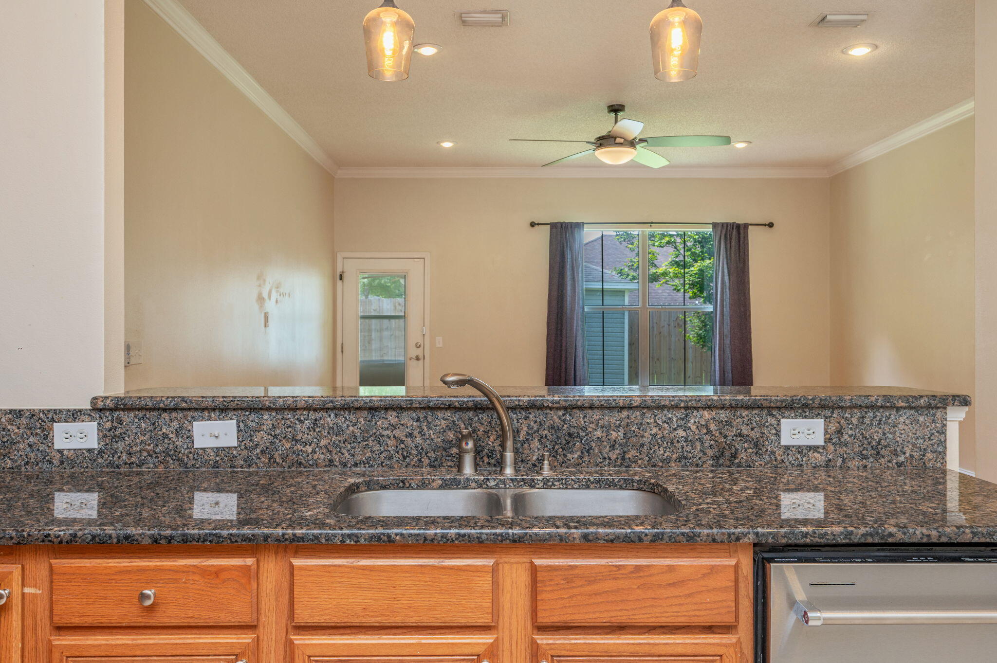 TRAILWOOD ESTATES - Residential Lease