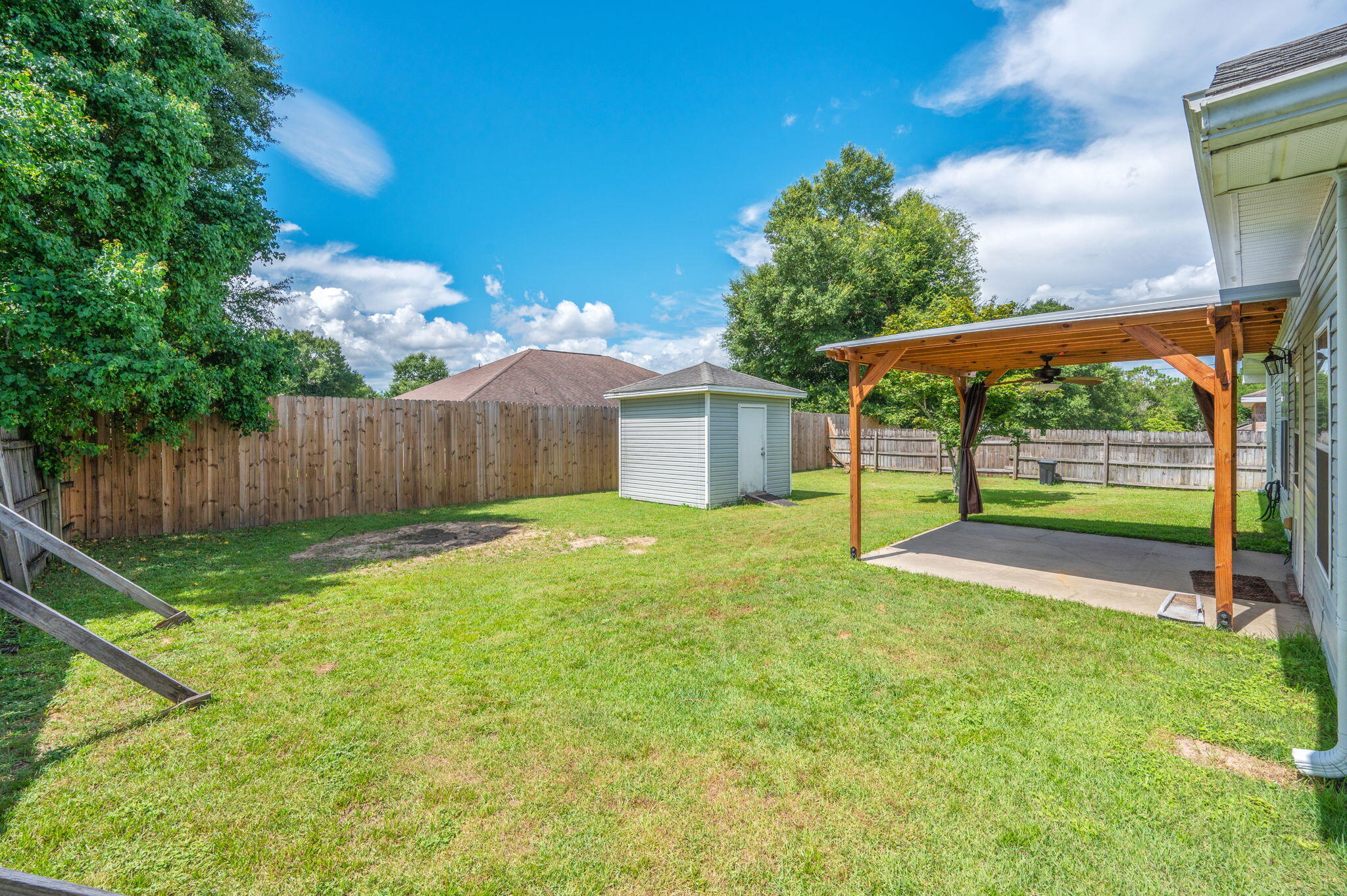 TRAILWOOD ESTATES - Residential Lease