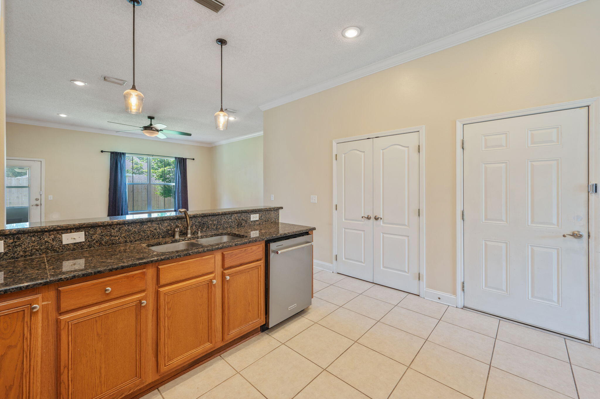 TRAILWOOD ESTATES - Residential Lease