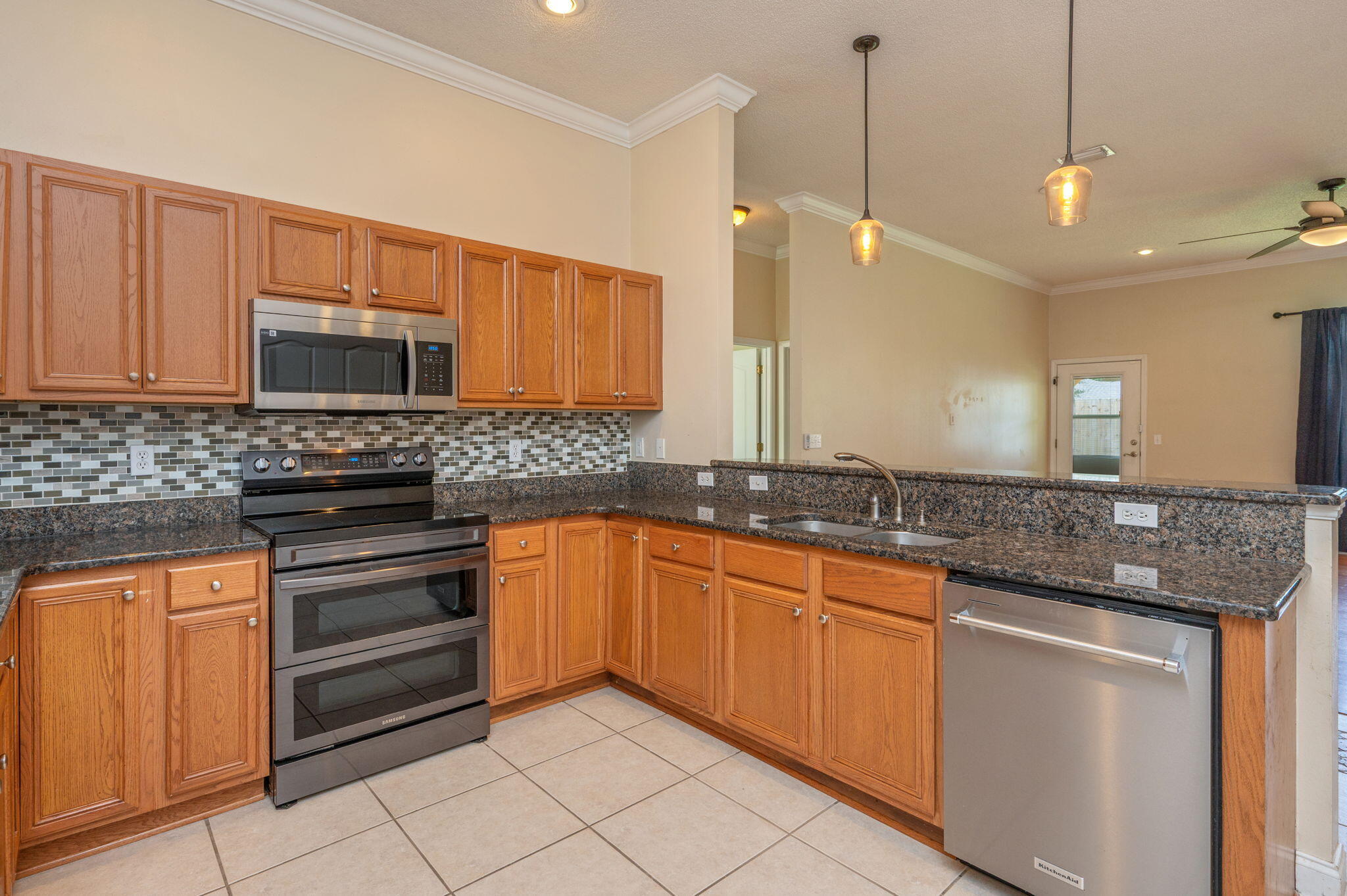 TRAILWOOD ESTATES - Residential Lease