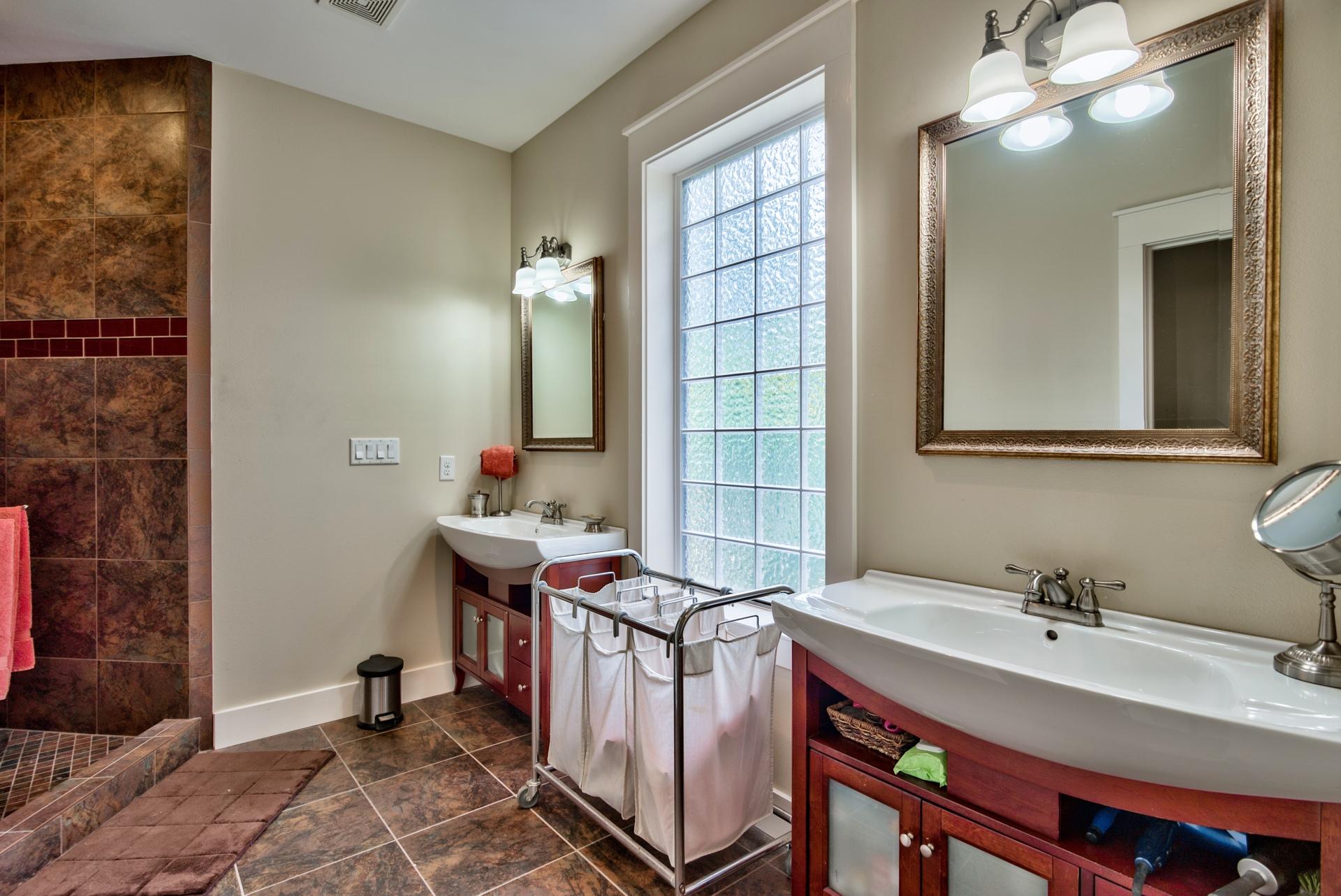 BAYOU POINT - Residential