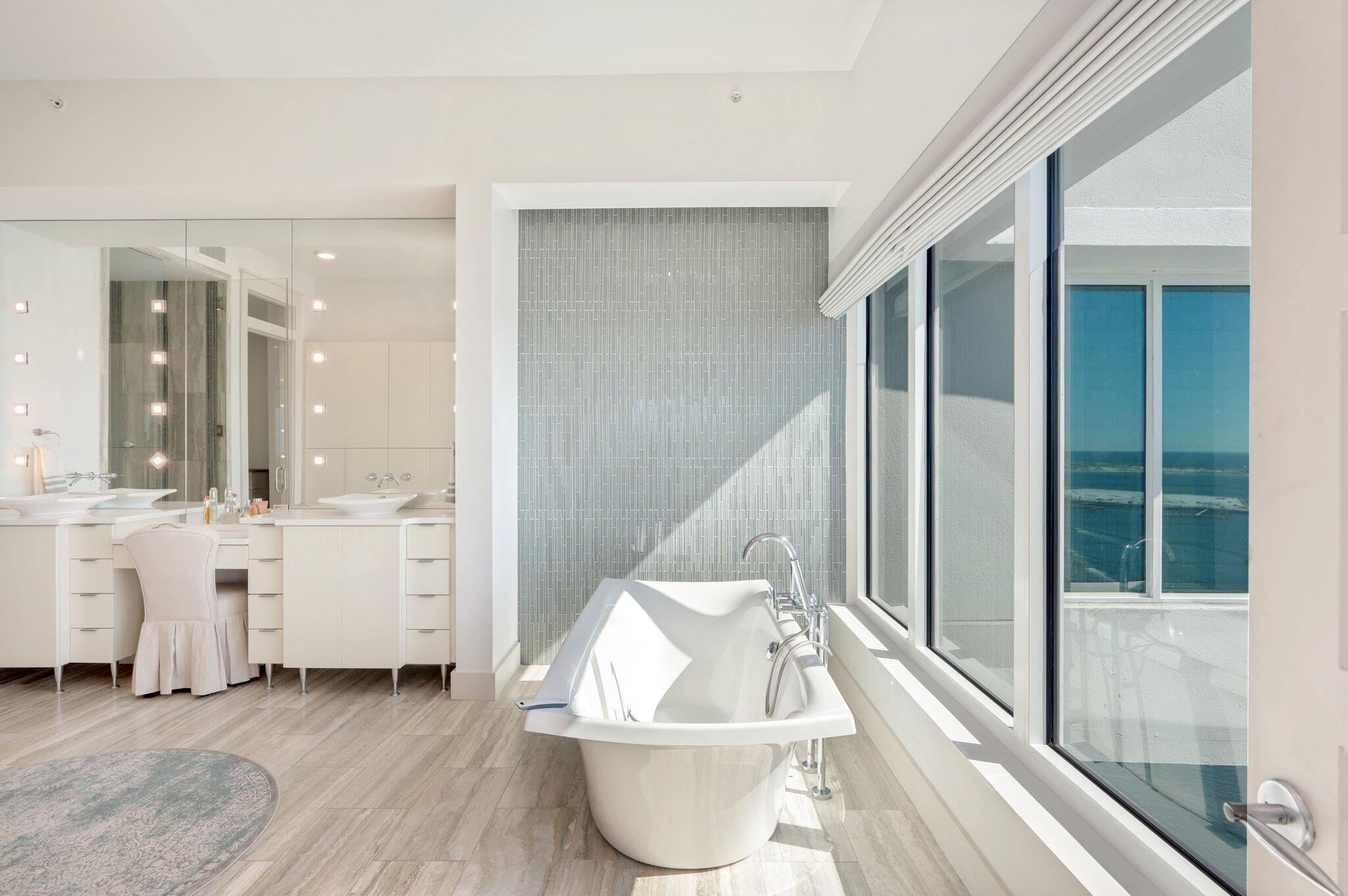 DESTIN YACHT CLUB - Residential