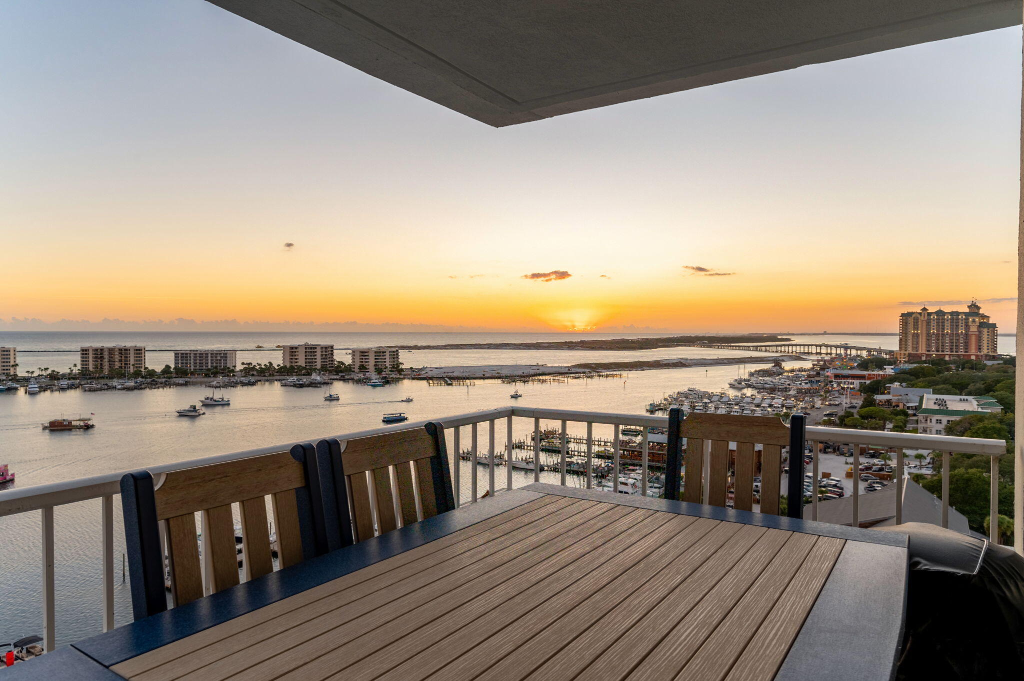 DESTIN YACHT CLUB - Residential
