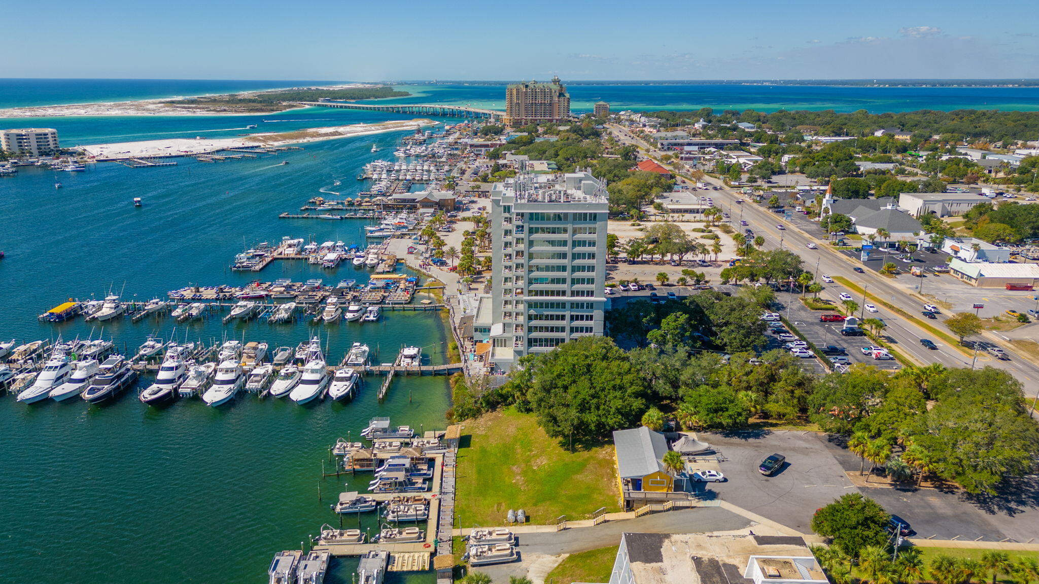 DESTIN YACHT CLUB - Residential