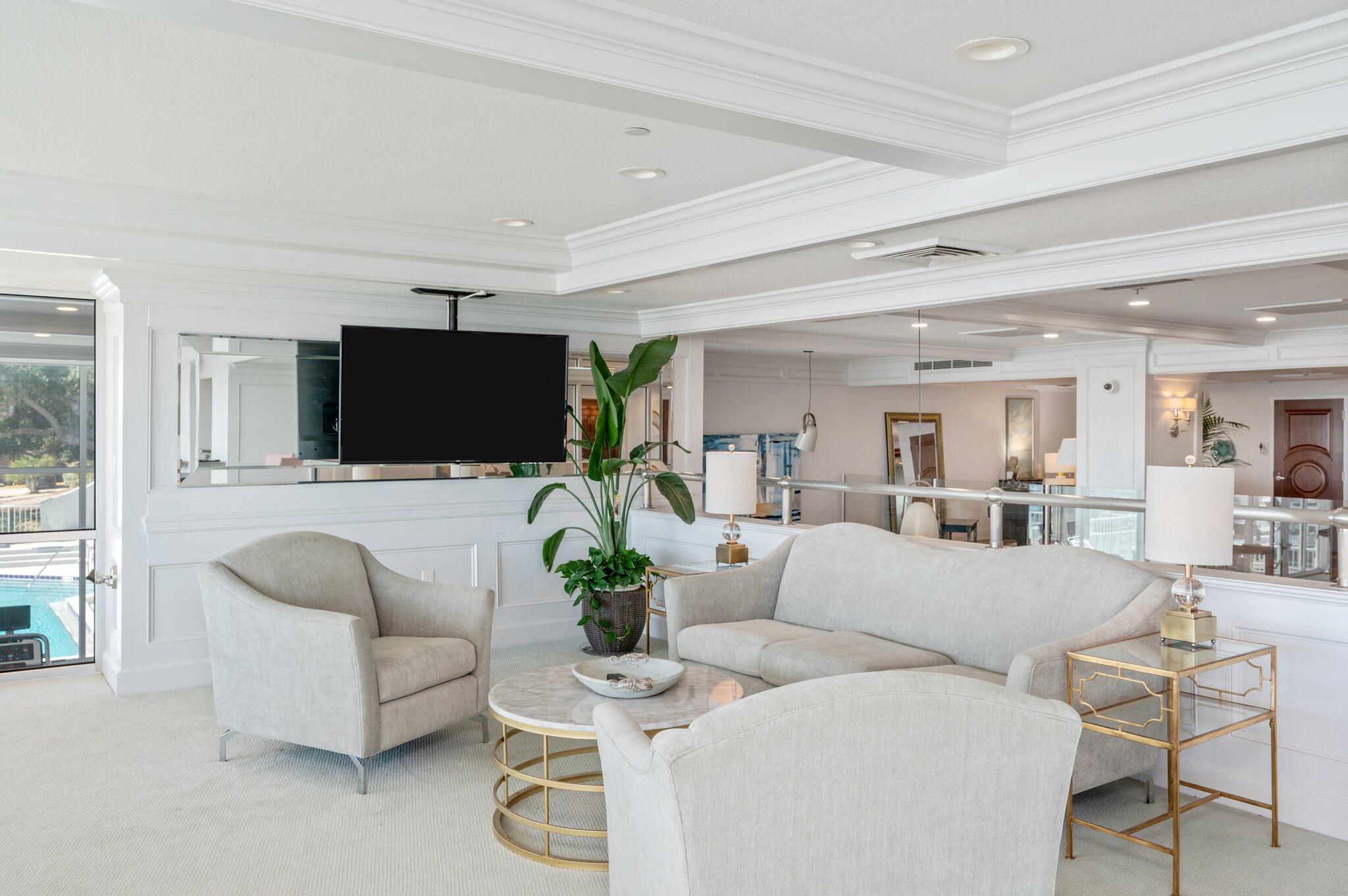 DESTIN YACHT CLUB - Residential