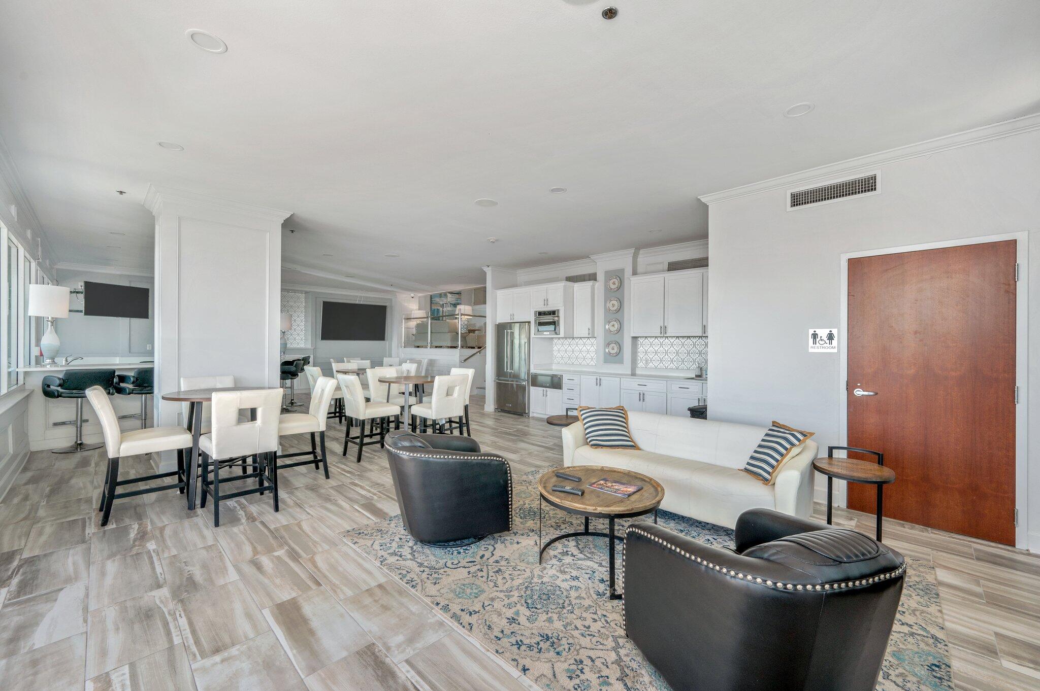 DESTIN YACHT CLUB - Residential