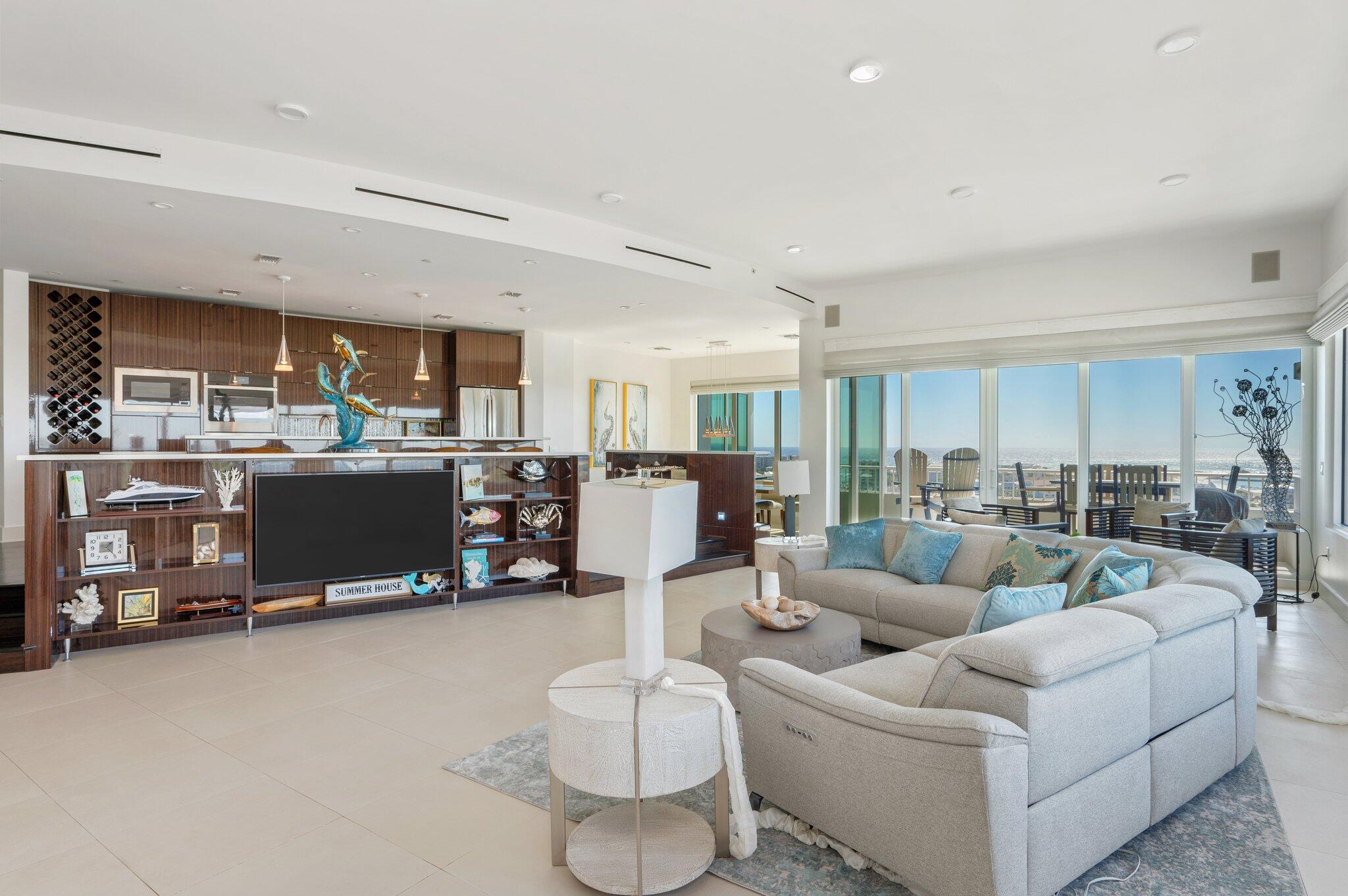 DESTIN YACHT CLUB - Residential