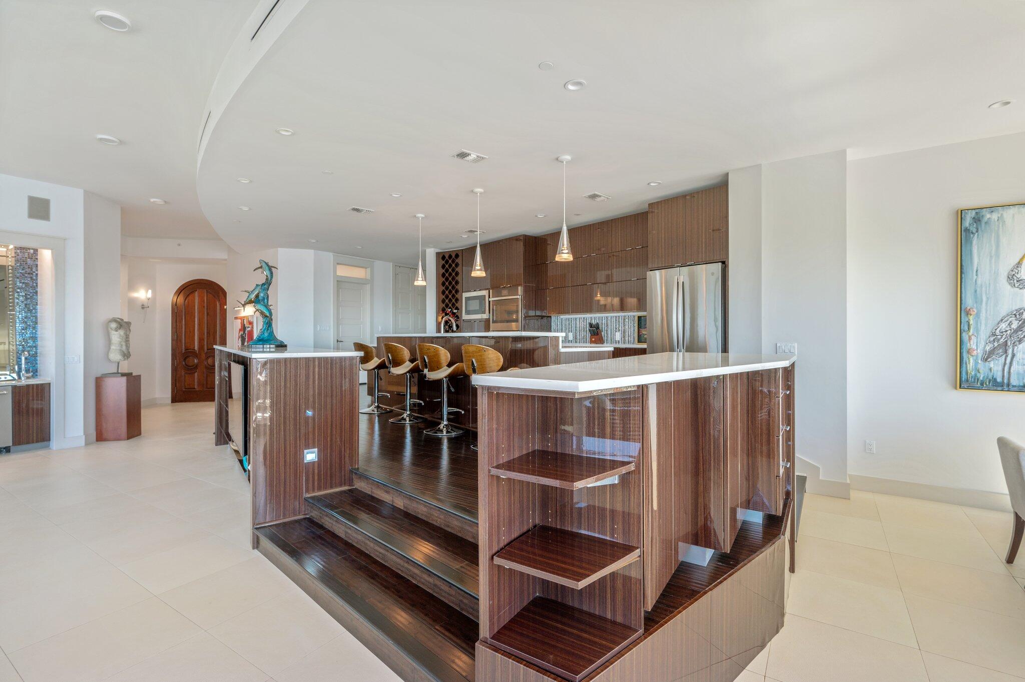DESTIN YACHT CLUB - Residential