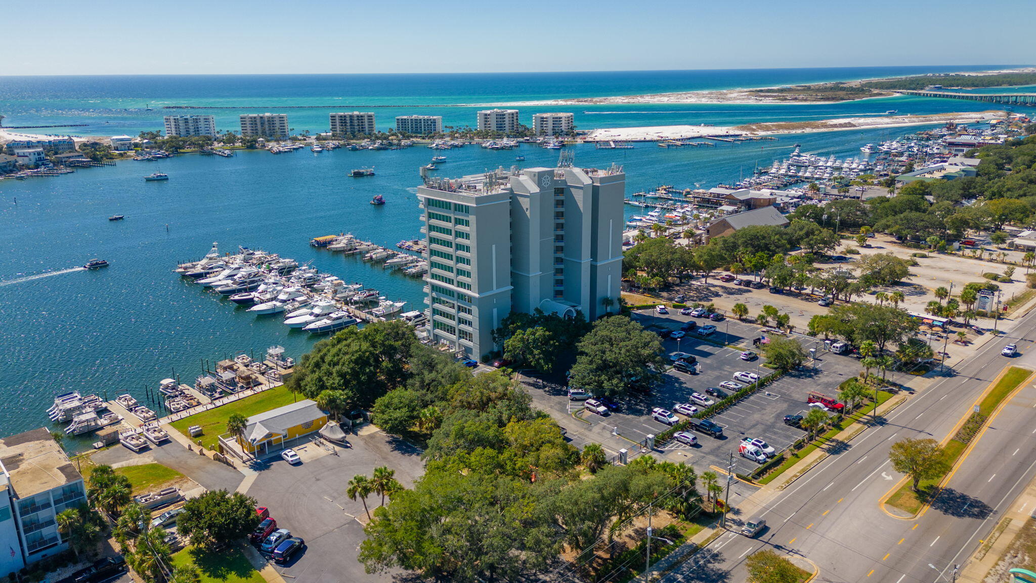 DESTIN YACHT CLUB - Residential