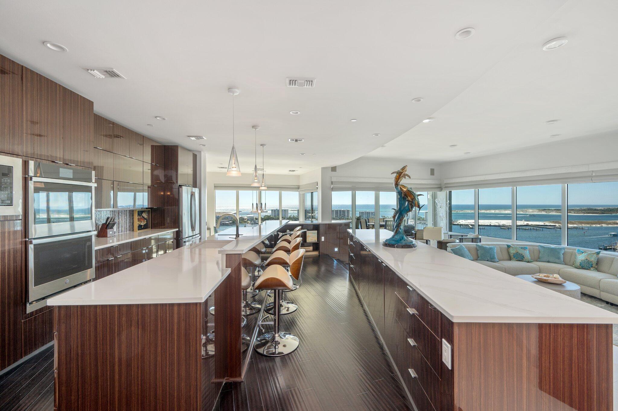 DESTIN YACHT CLUB - Residential