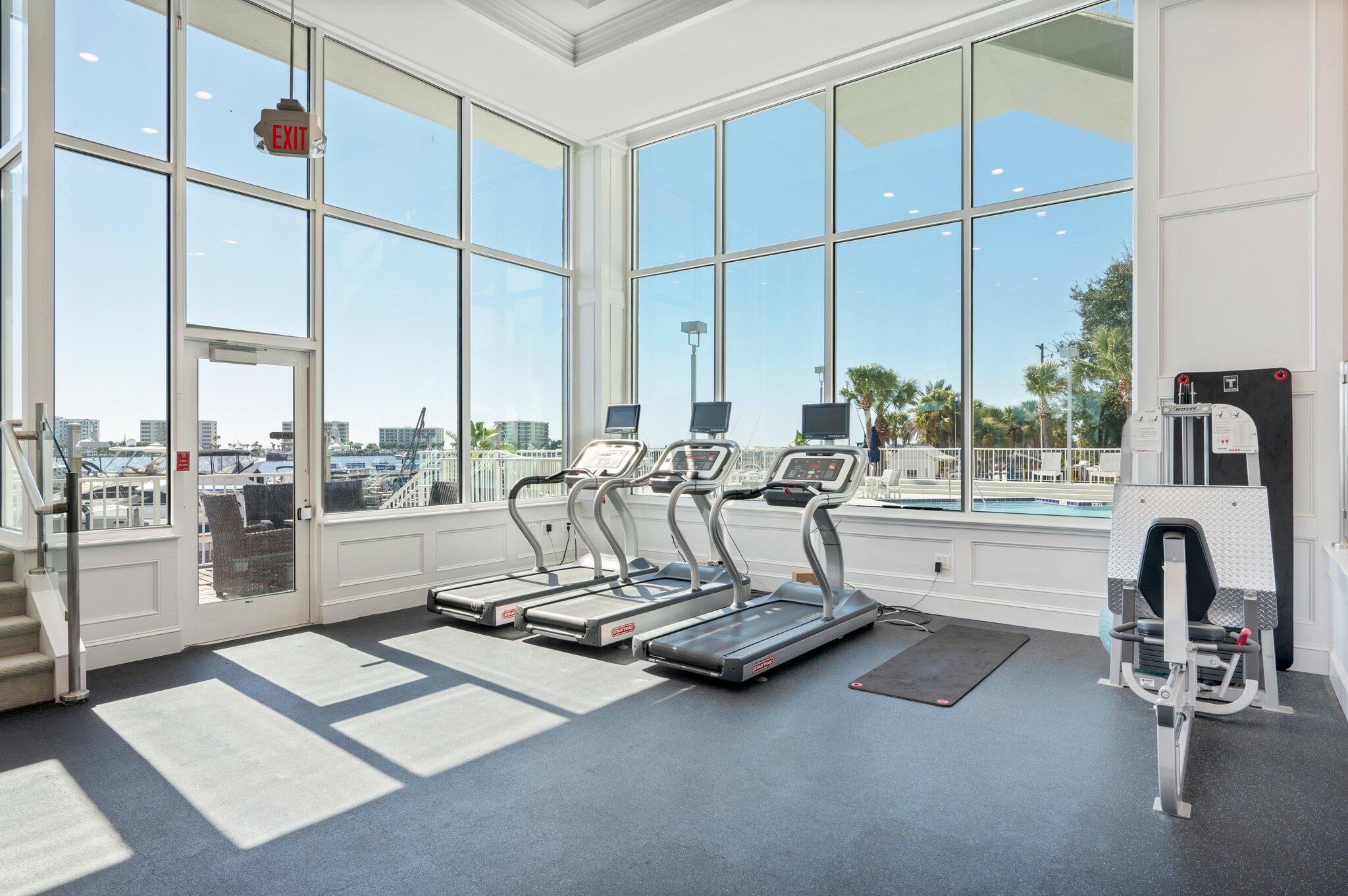 DESTIN YACHT CLUB - Residential