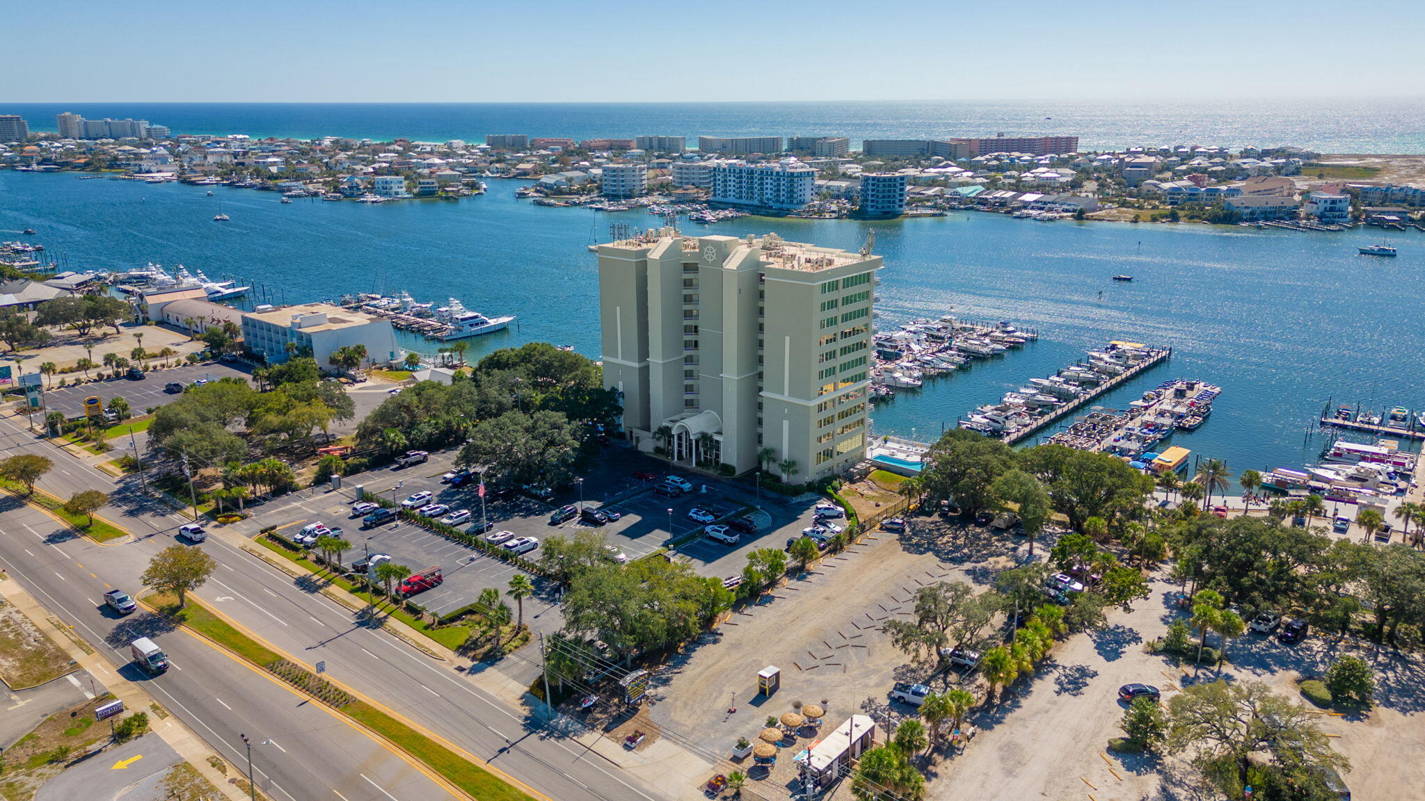 DESTIN YACHT CLUB - Residential