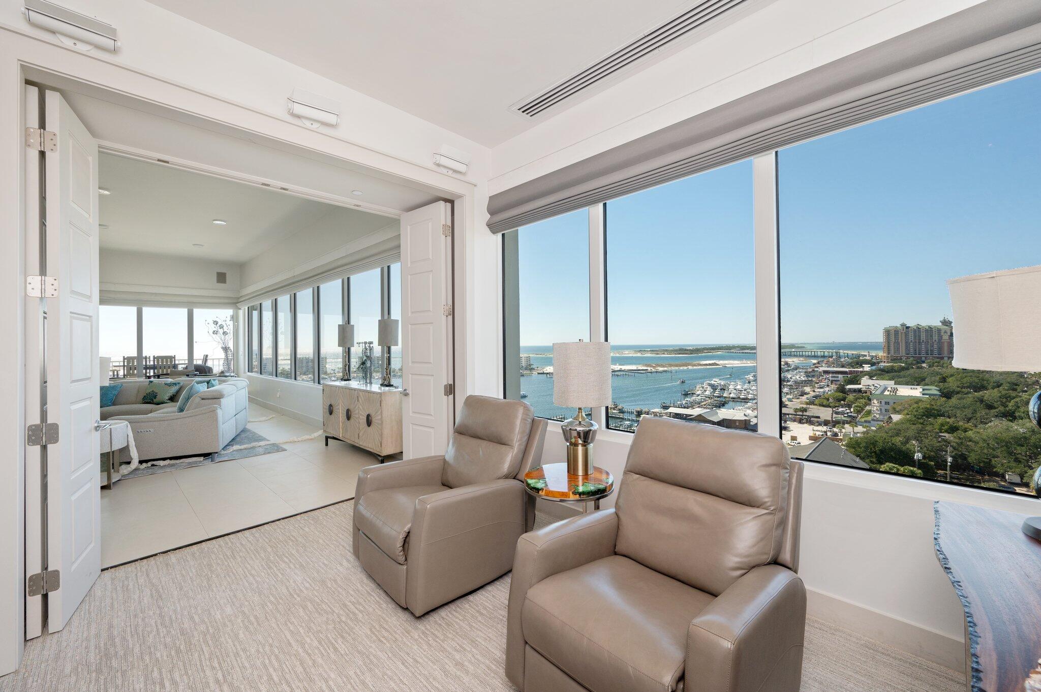 DESTIN YACHT CLUB - Residential