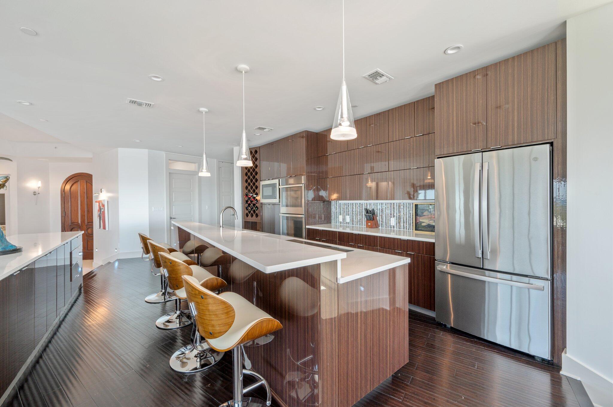DESTIN YACHT CLUB - Residential