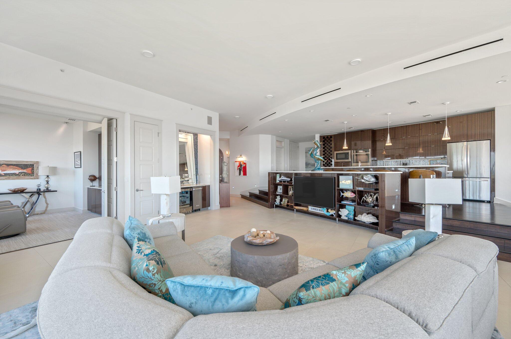 DESTIN YACHT CLUB - Residential