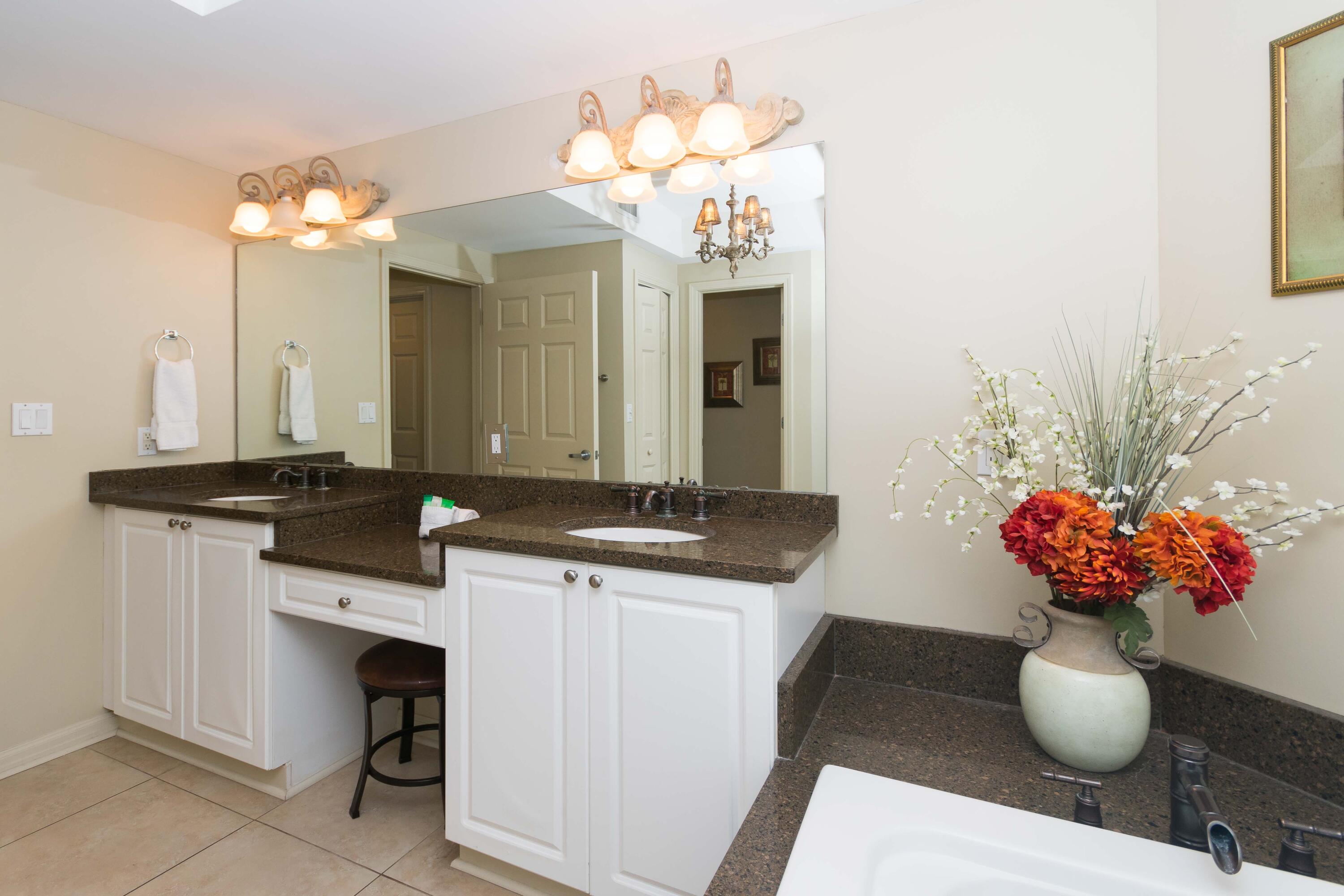 ST. MAARTEN AT SILVER SHELLS - Residential