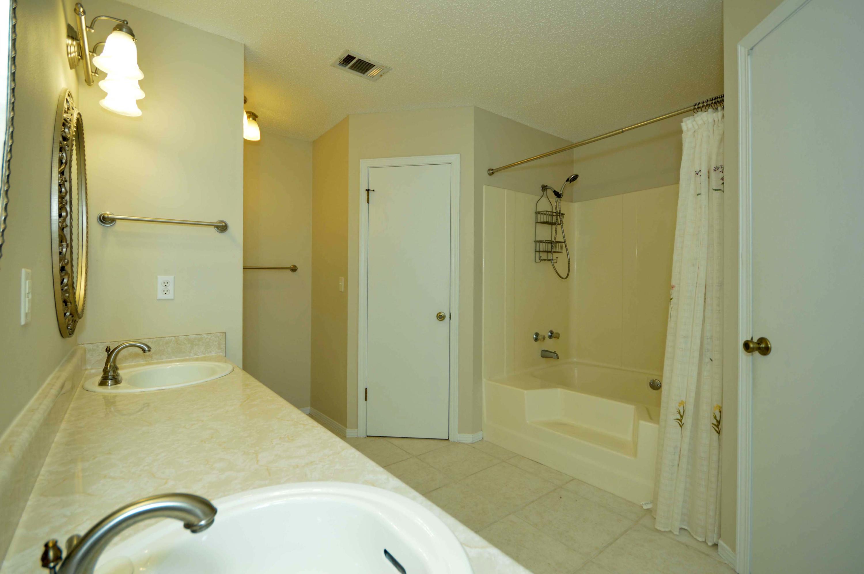 PINE LAKE ESTATES - Residential