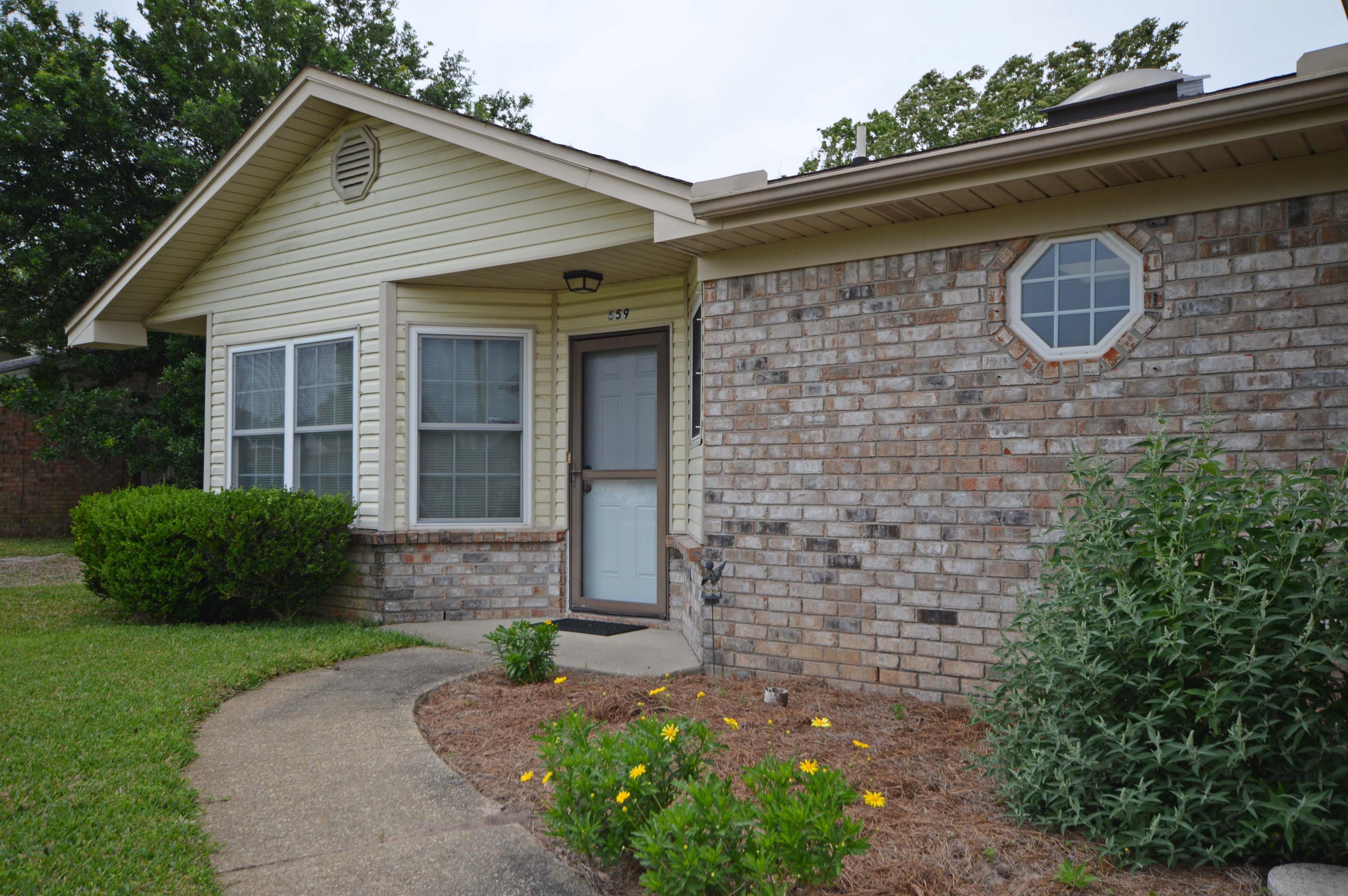 PINE LAKE ESTATES - Residential