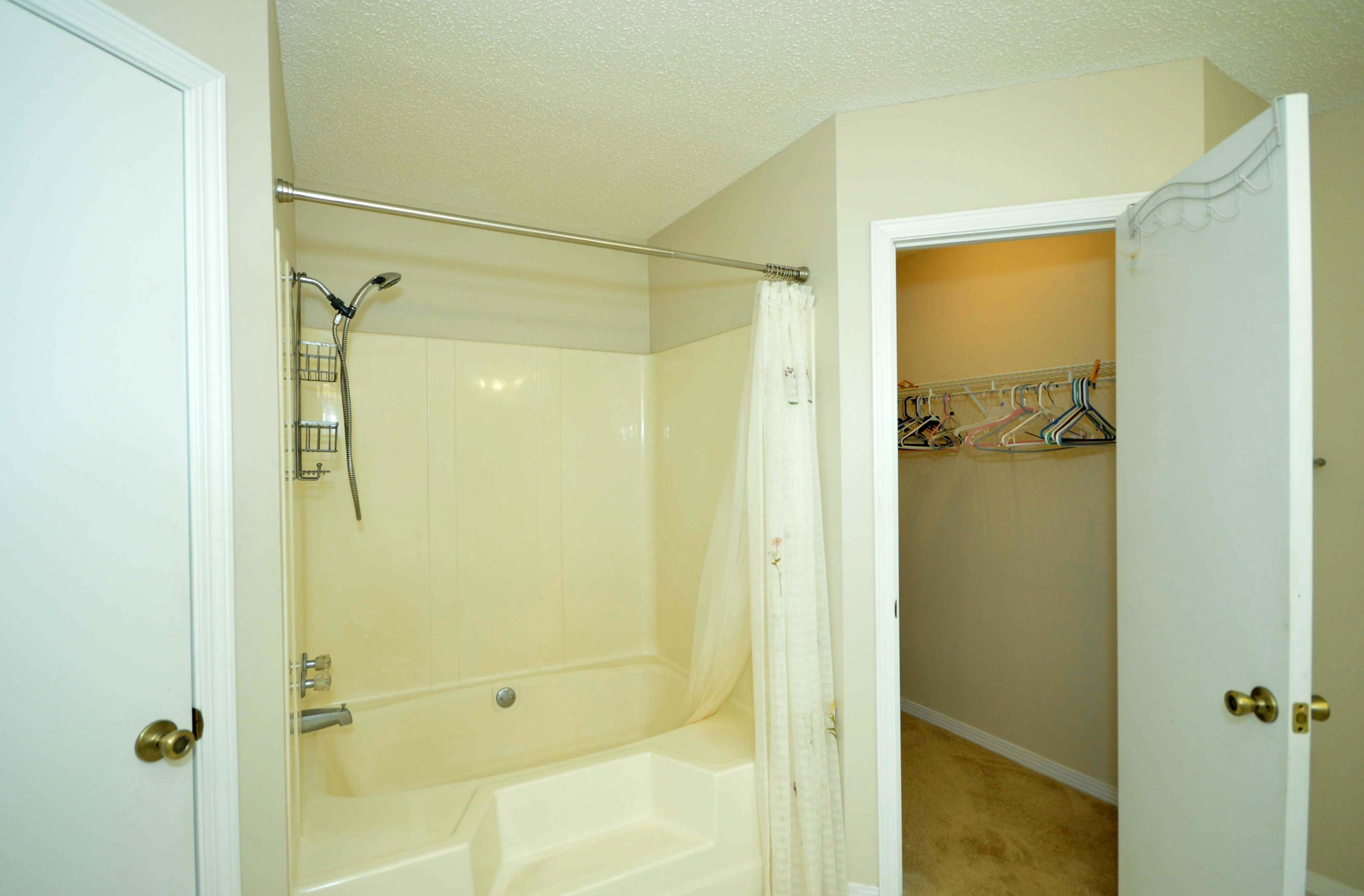 PINE LAKE ESTATES - Residential