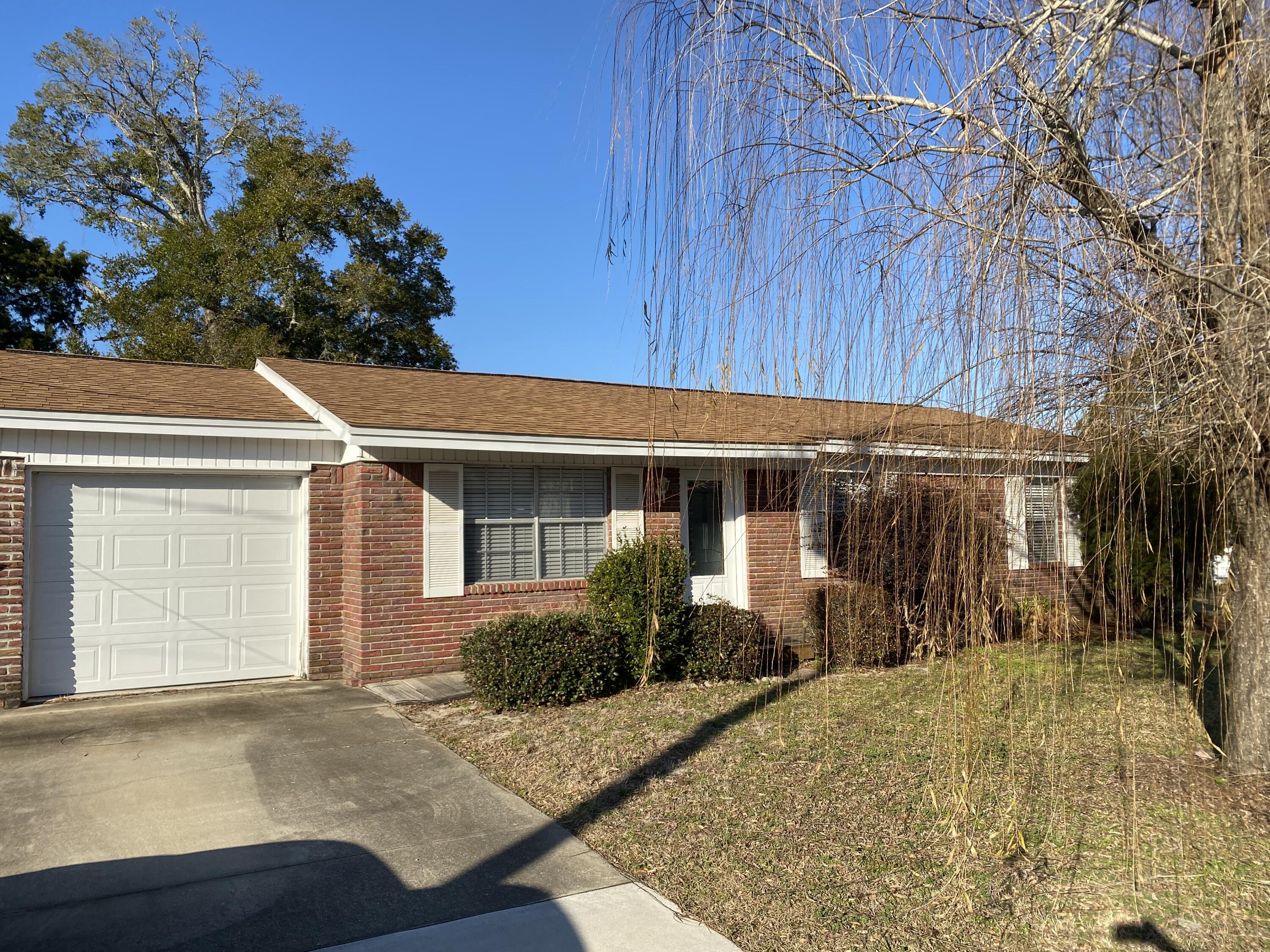 MARY ESTHER HEIGHTS - Residential Lease