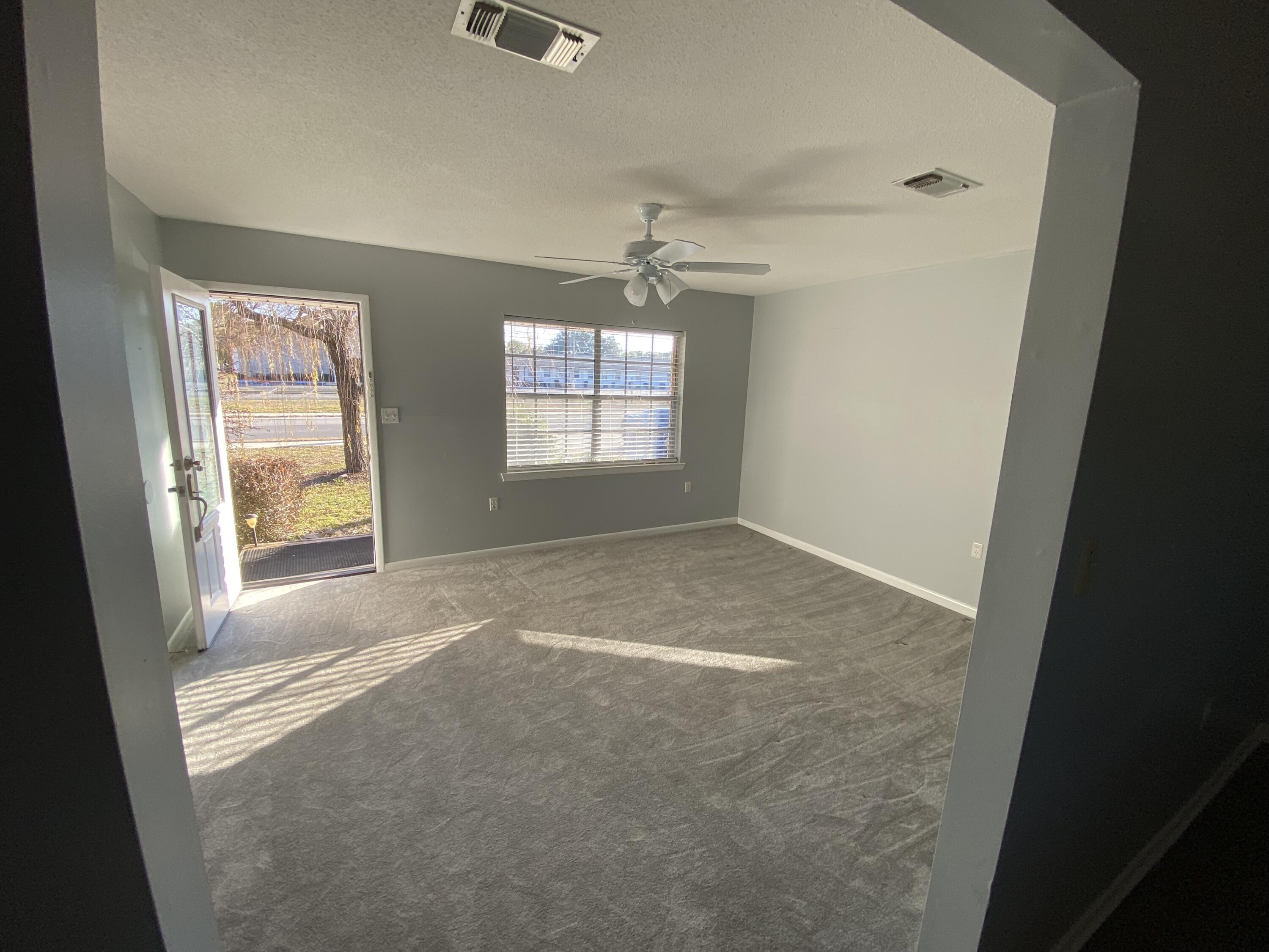 MARY ESTHER HEIGHTS - Residential Lease