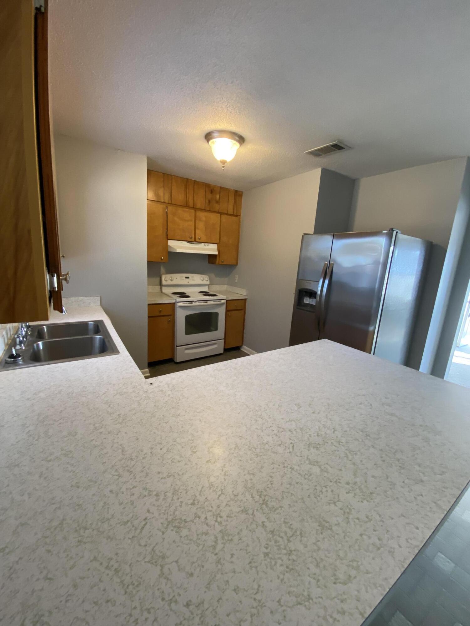 MARY ESTHER HEIGHTS - Residential Lease