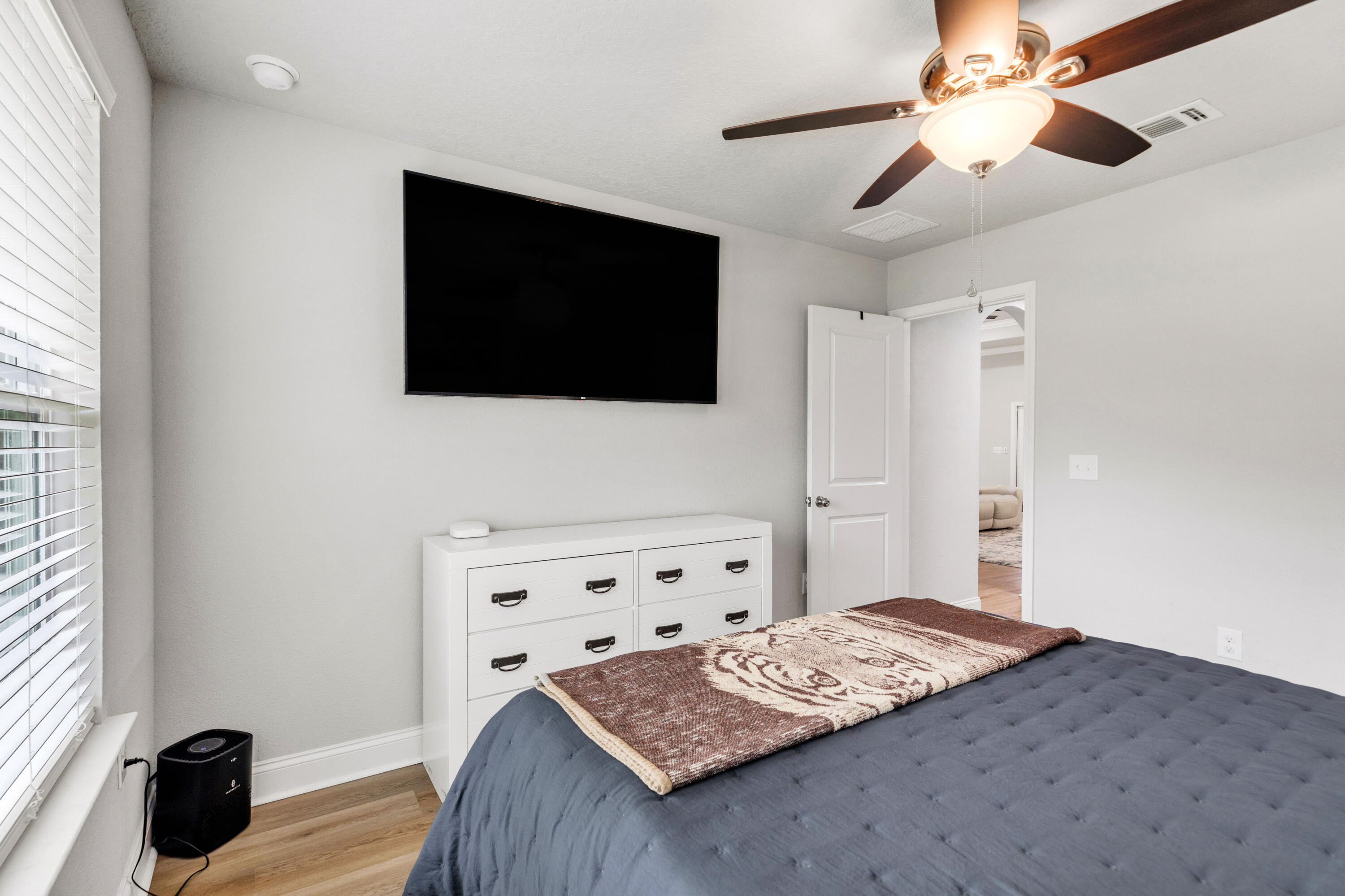 FOREST HEIGHTS - Residential Lease