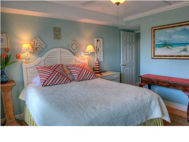 PINNACLE PORT - Residential