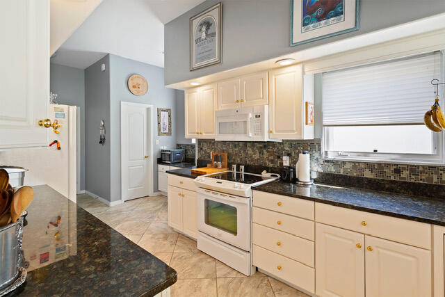 ST ANDREWS DRIVE AT SANDESTIN - Residential