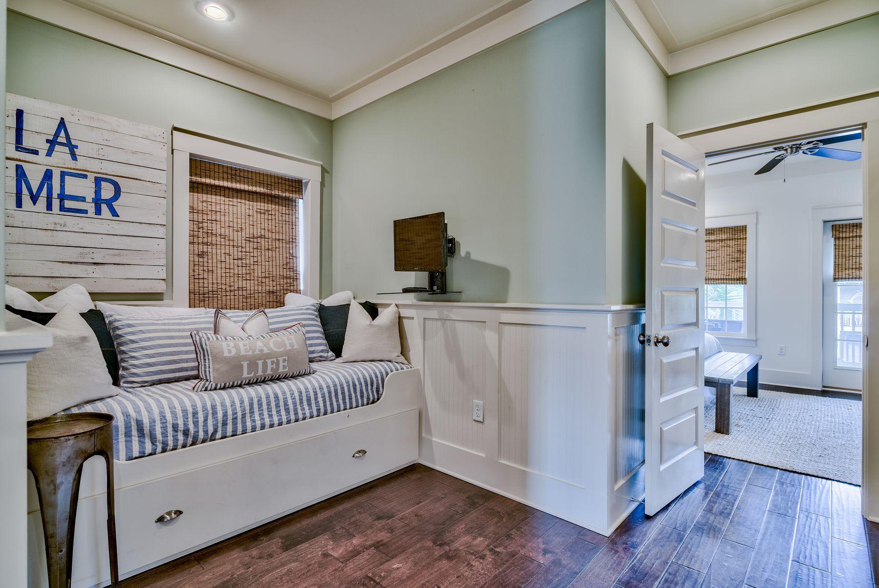 SEACREST BEACH PH 2 - Residential