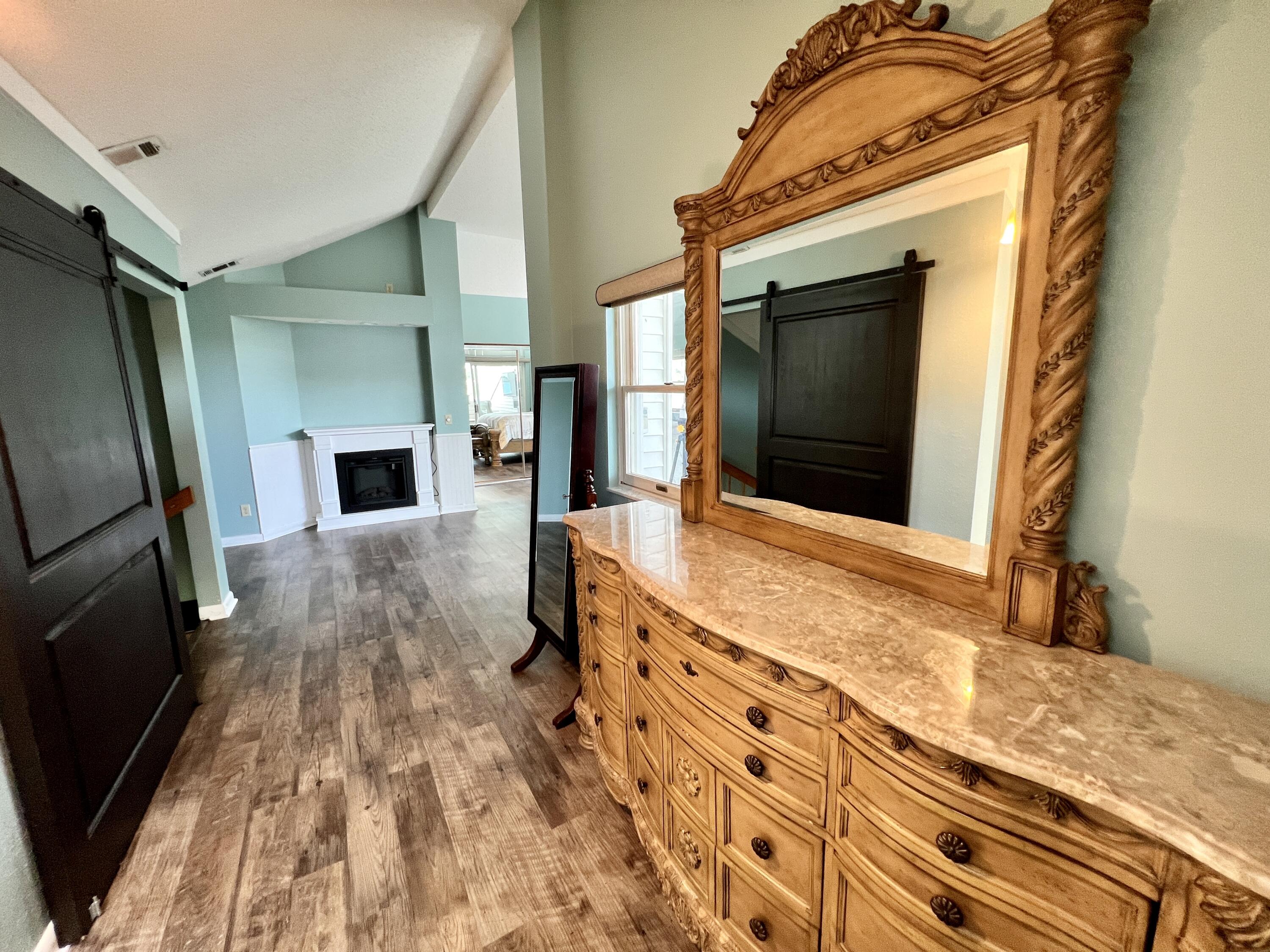 FOREST SHORES - Residential