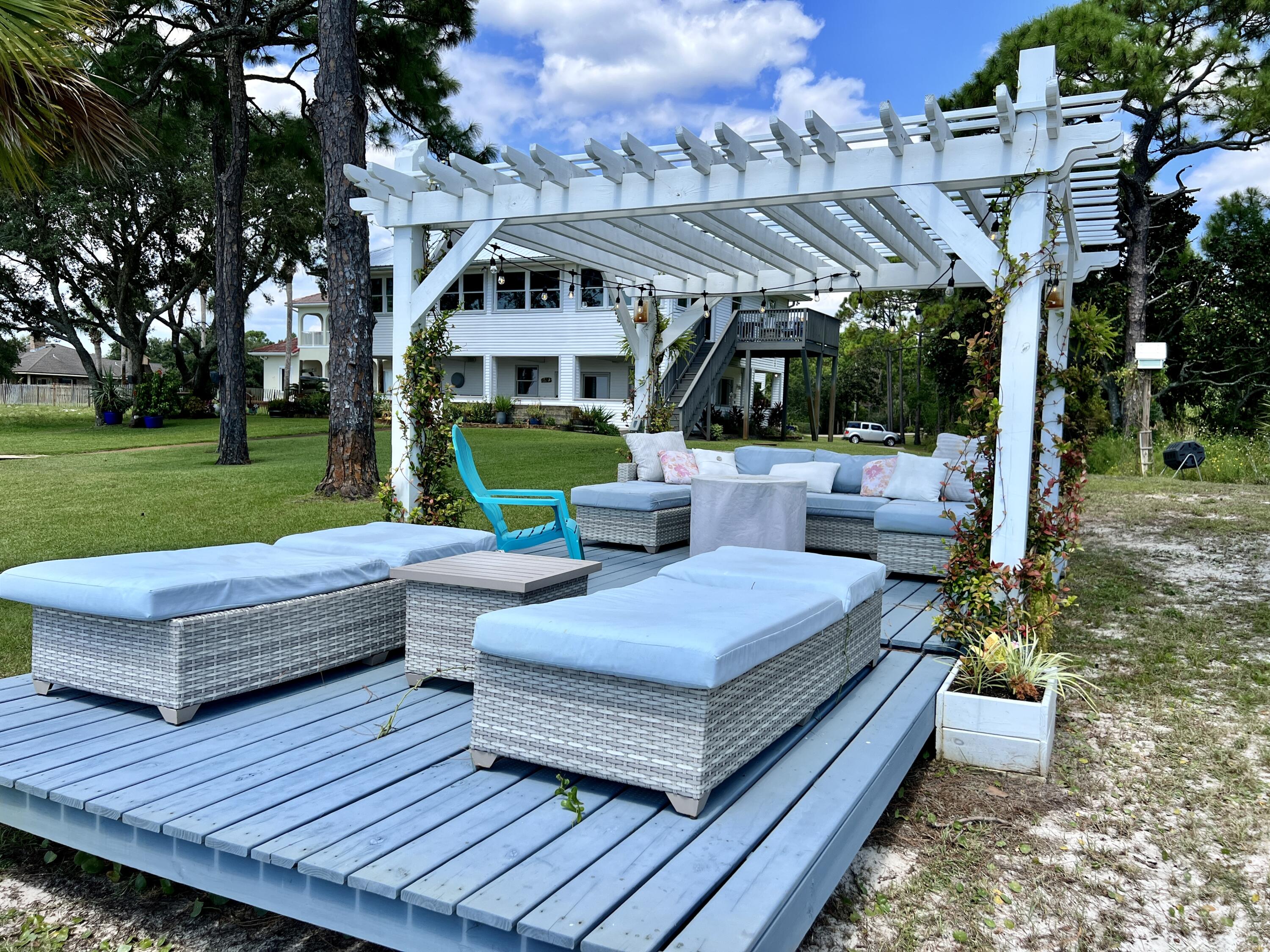 FOREST SHORES - Residential