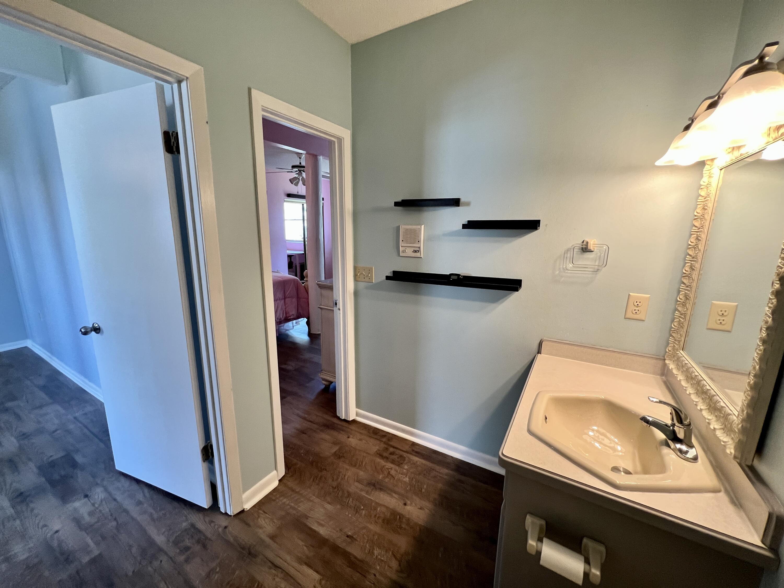 FOREST SHORES - Residential