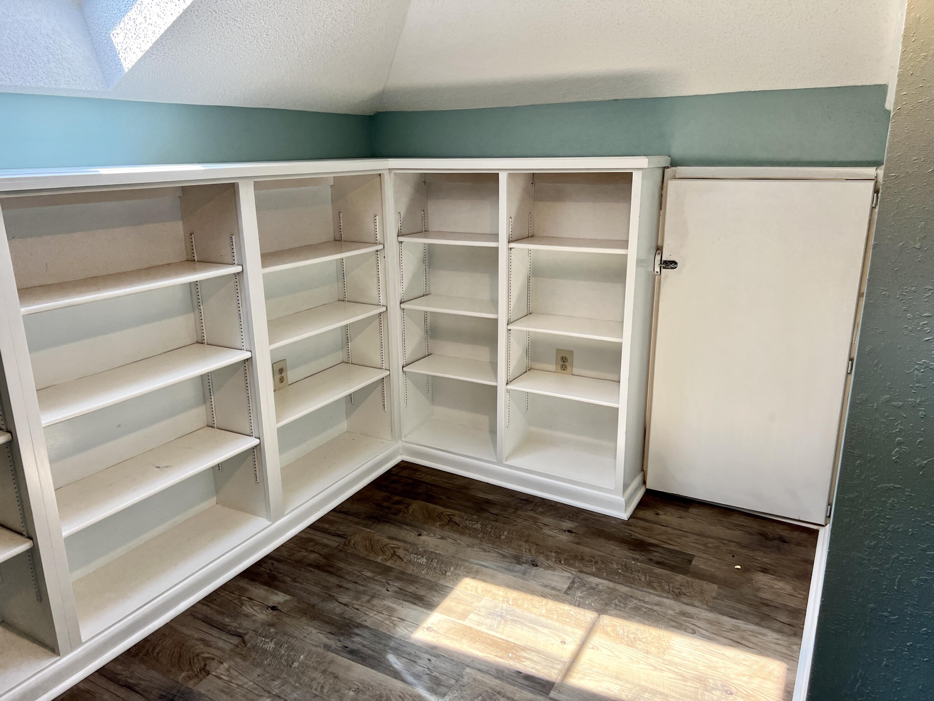 FOREST SHORES - Residential