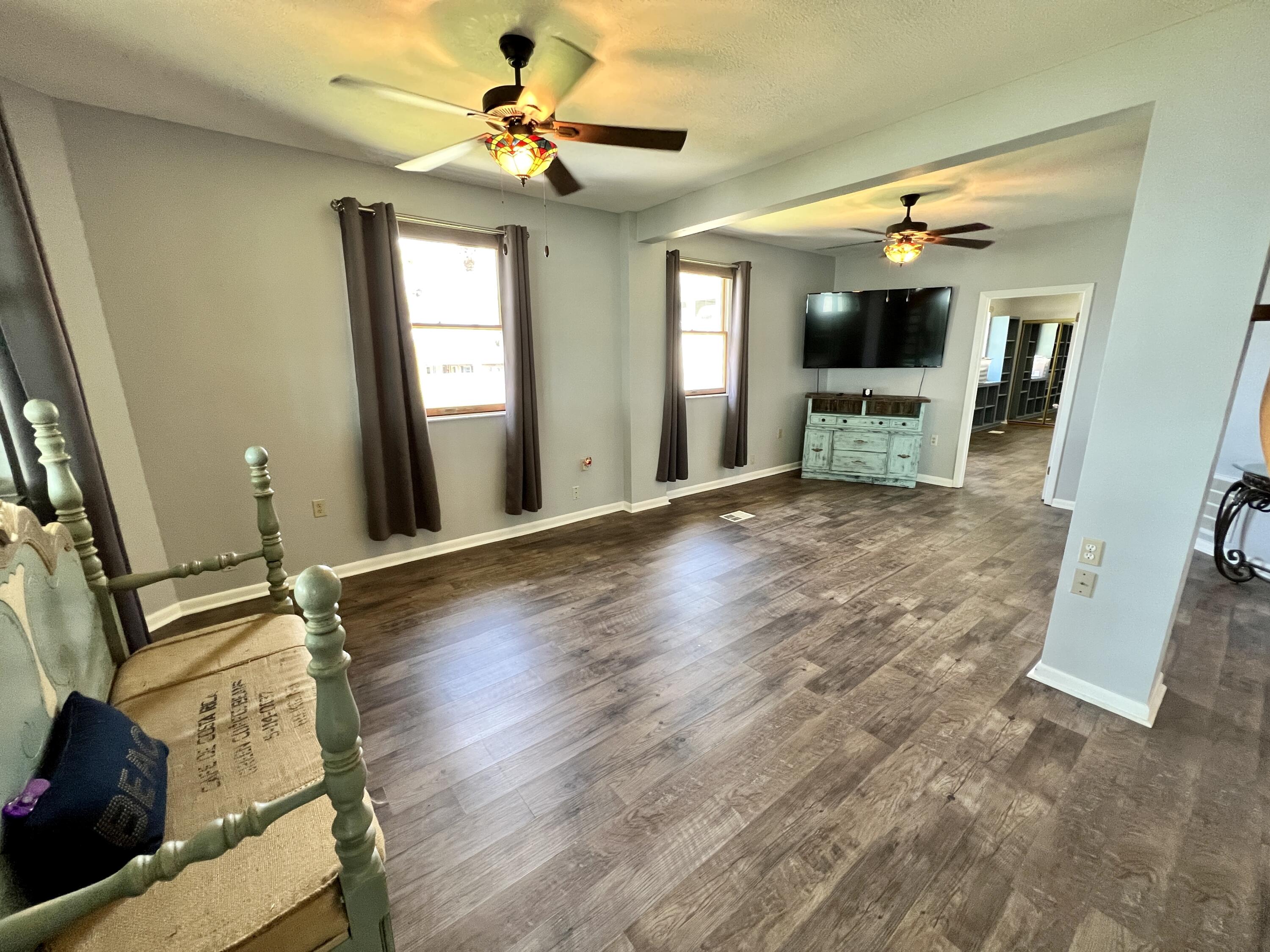 FOREST SHORES - Residential