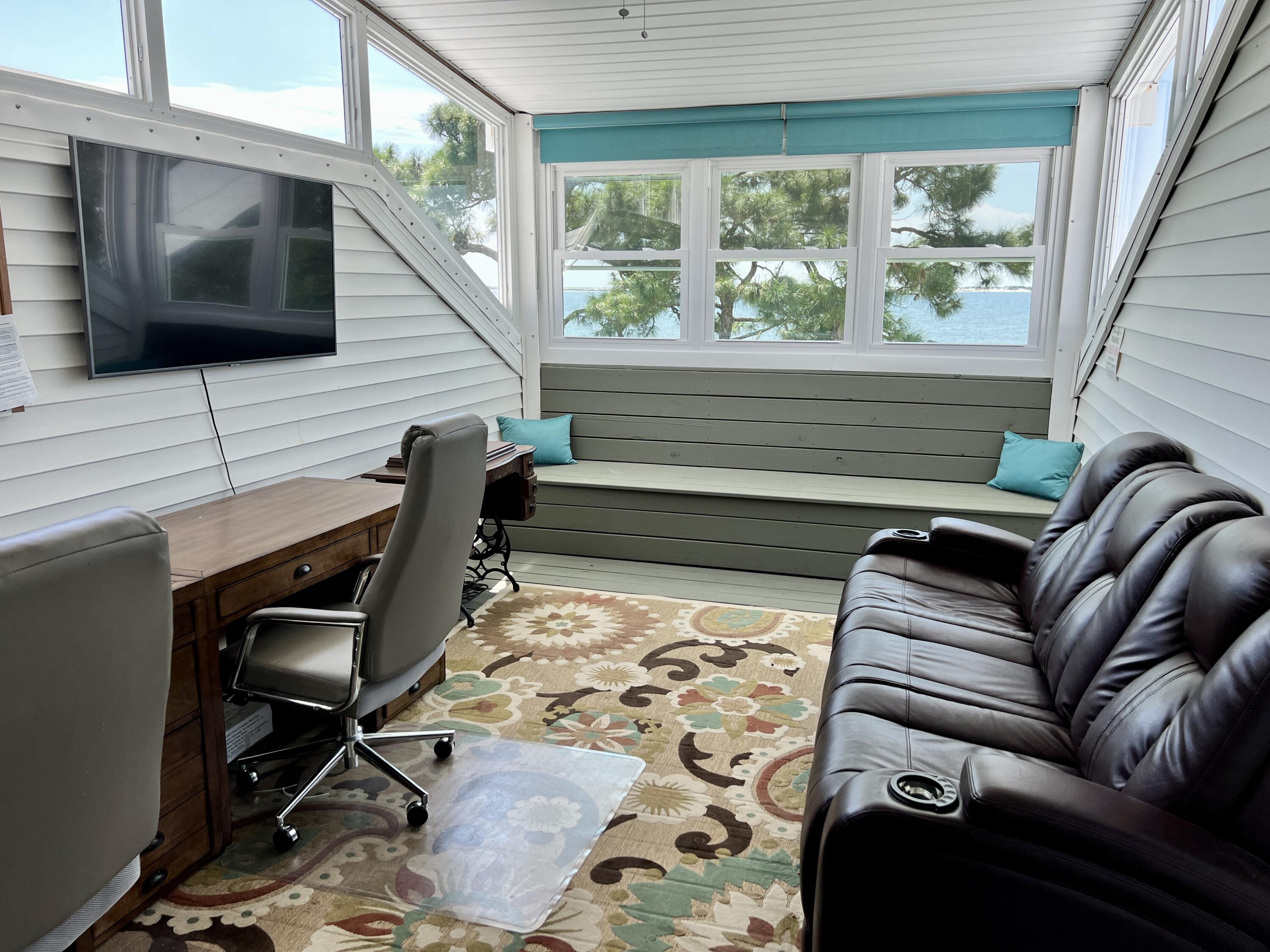 FOREST SHORES - Residential