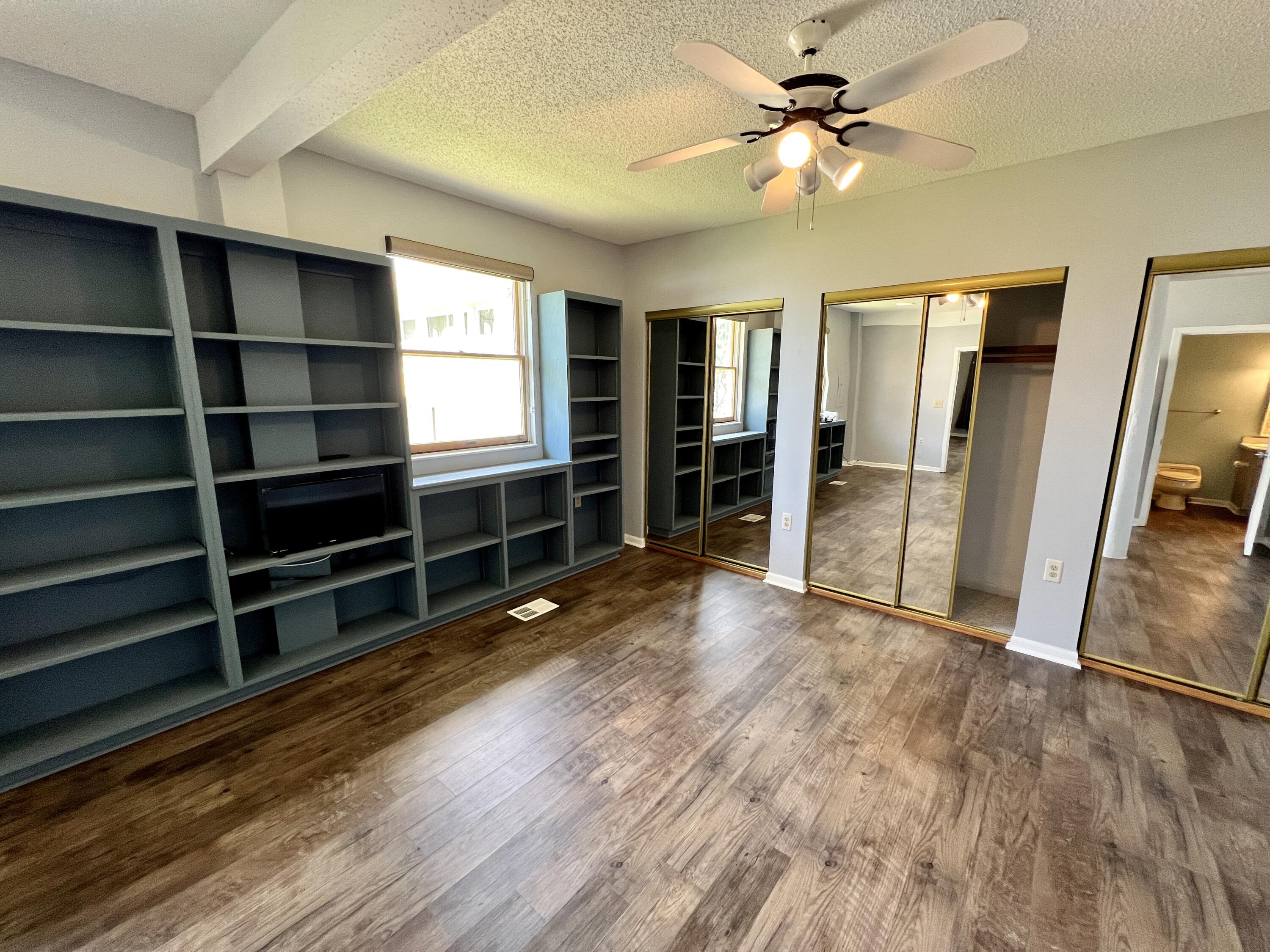 FOREST SHORES - Residential