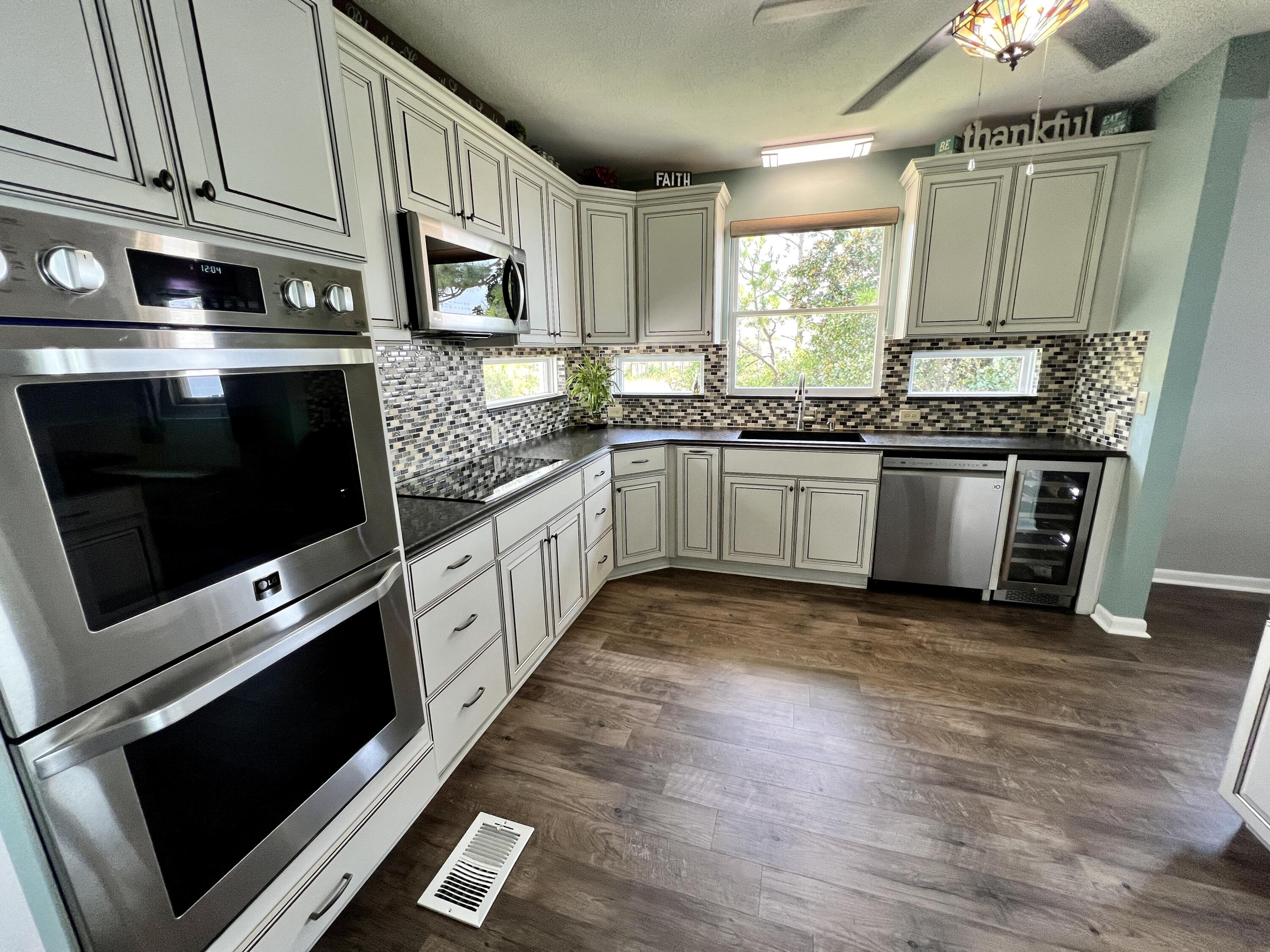 FOREST SHORES - Residential