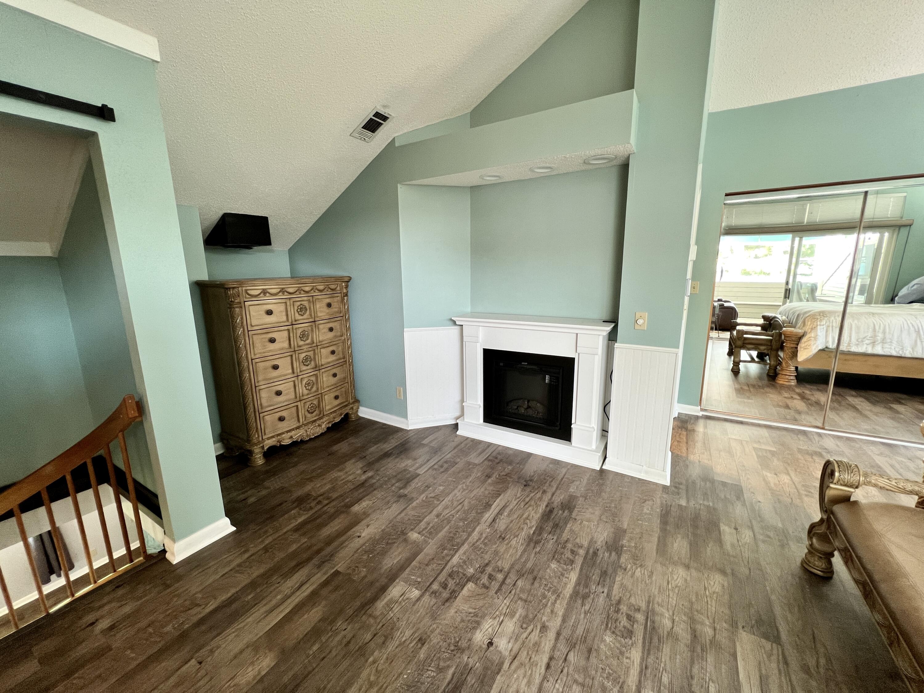 FOREST SHORES - Residential