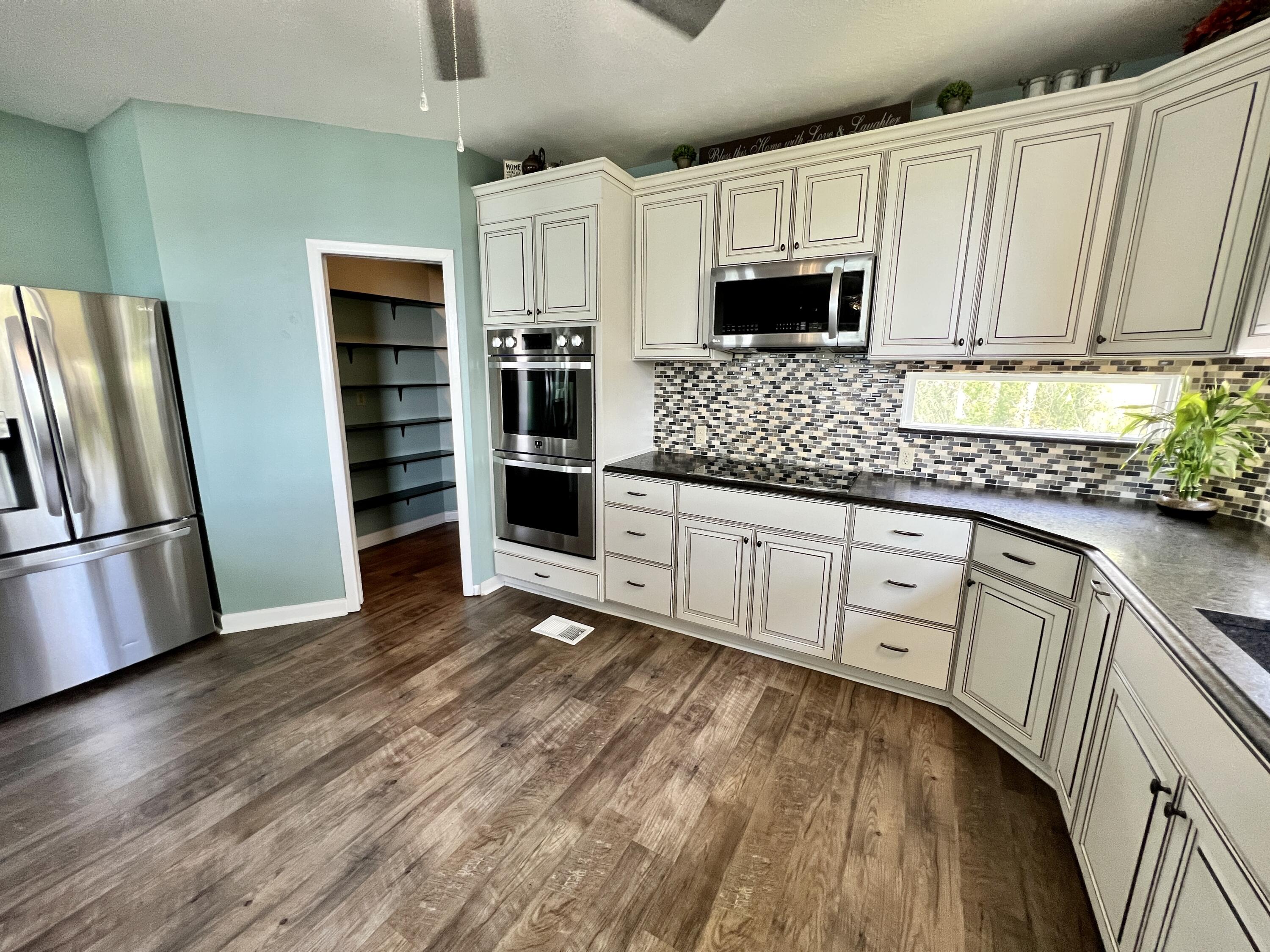 FOREST SHORES - Residential