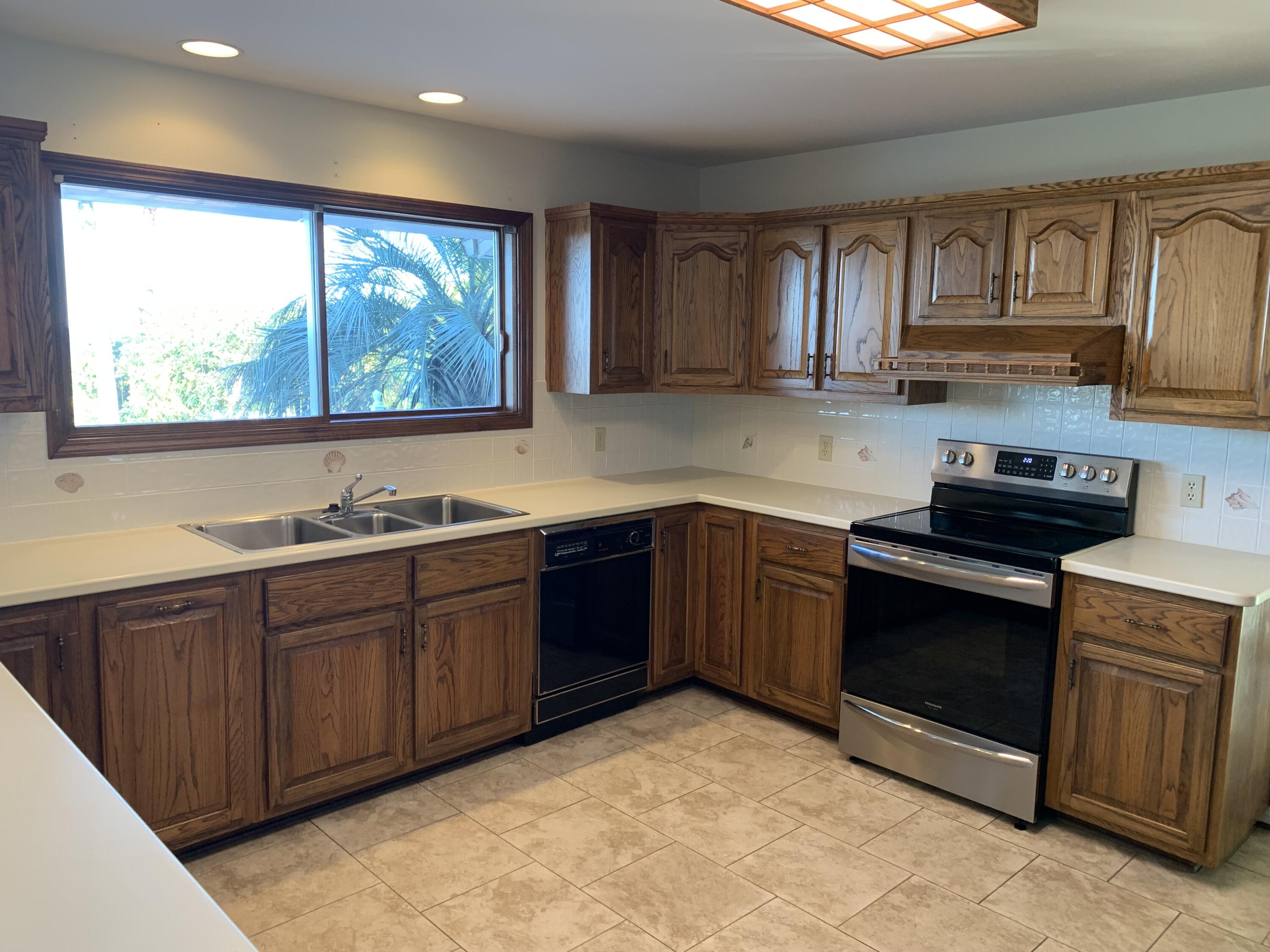 PARADISE BAY S/D - Residential