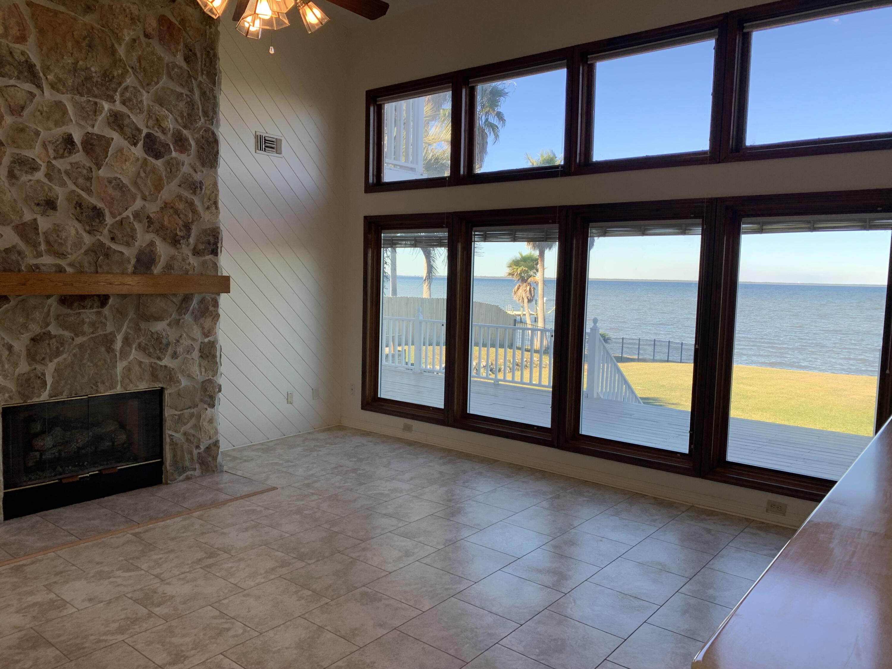 PARADISE BAY S/D - Residential