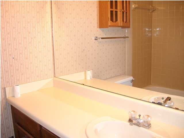 ROCKY BAYOU T/H - Residential Lease