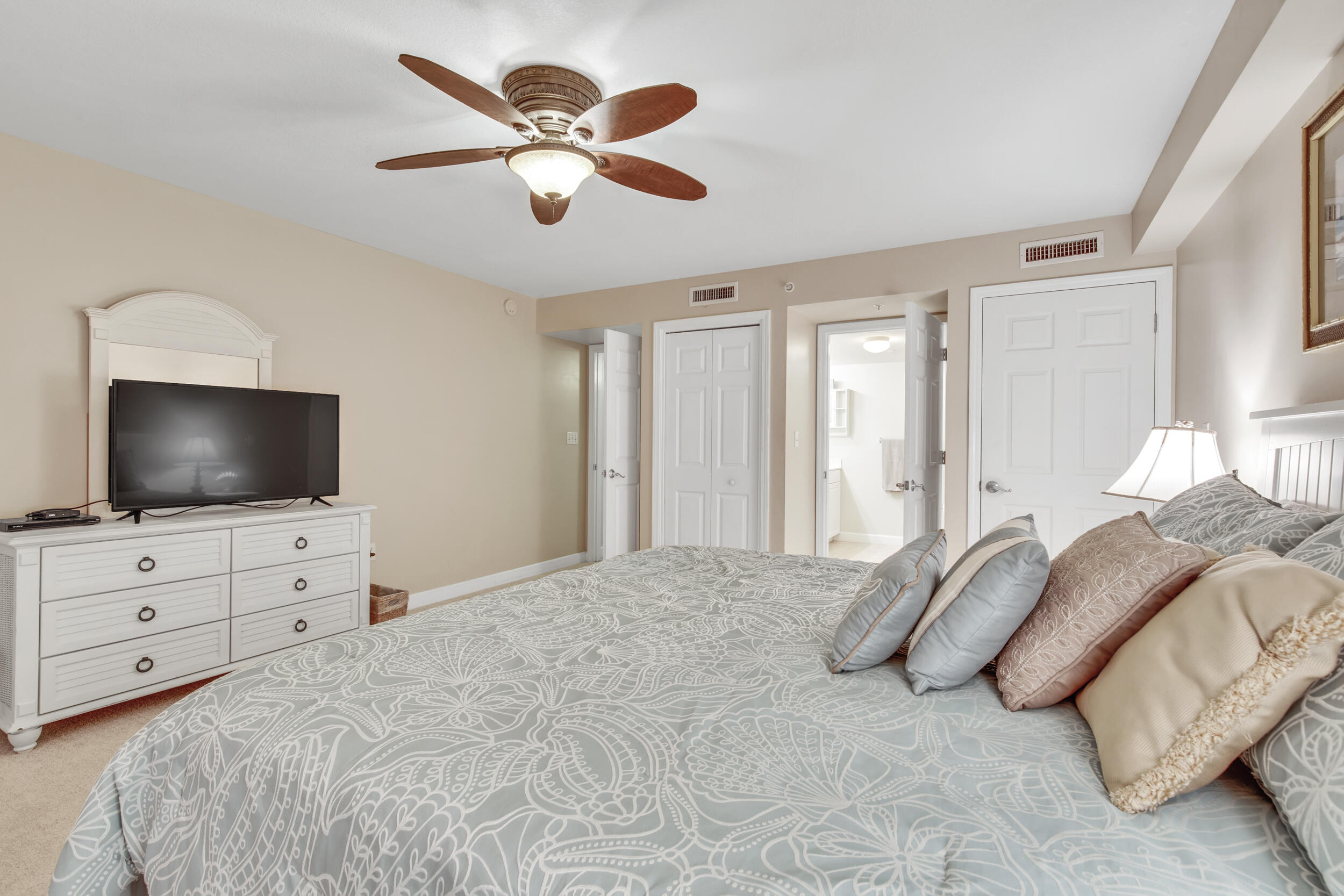 PELICAN ISLE - Residential